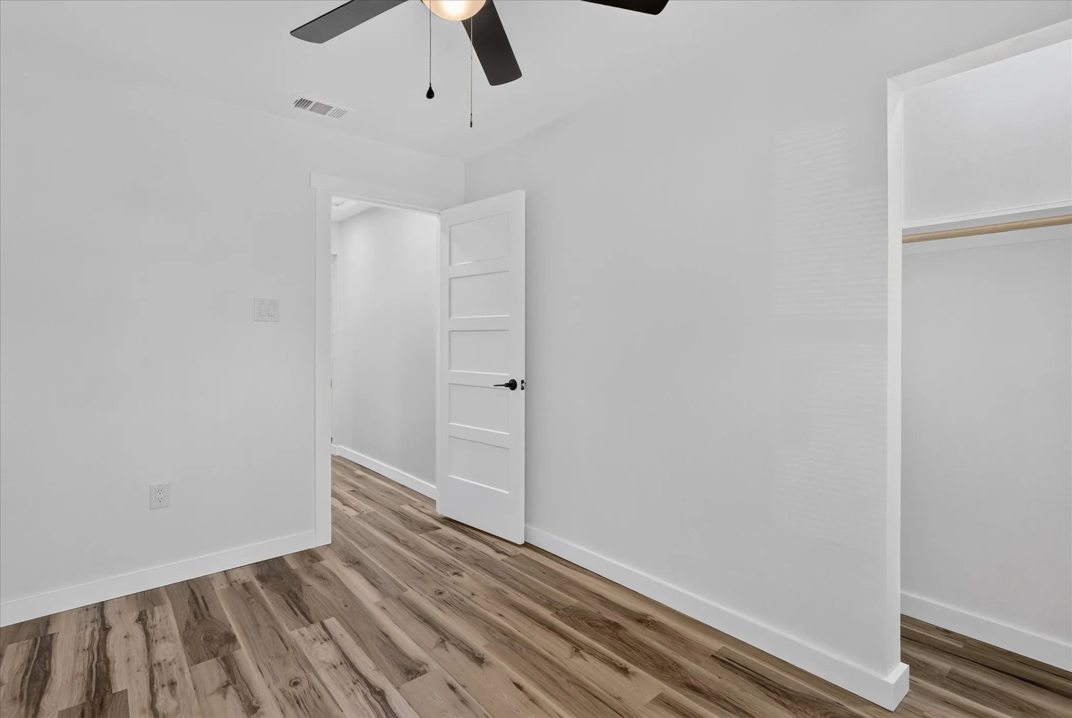 Single Family Residence For Sale in Tarrant County , 613 W Main Street, Crowley, Texas 76036, 4 Bedroom, 2 Bathroom, Garage spaces, 1,765 Sqft, built in 1958, mls#21364071, Real Estate Agent in Crowley, Homes For Sale in Tarrant county, Homes For Sale in Crowley, Realtor in Crowley Texas, Real Estate Brokerage Independent Realty Texas, Luminita Cordes Realtor