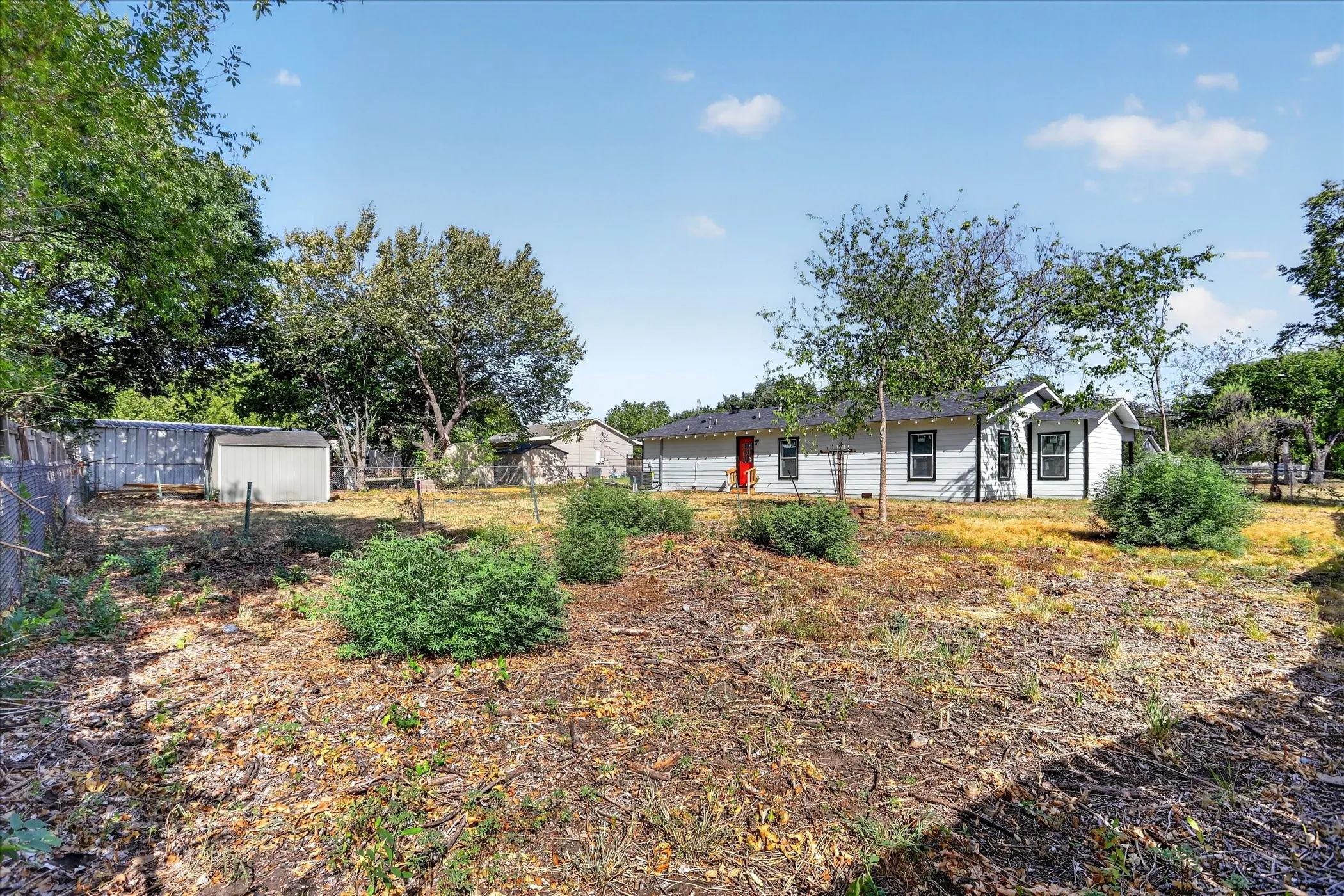 Single Family Residence For Sale in Tarrant County , 613 W Main Street, Crowley, Texas 76036, 4 Bedroom, 2 Bathroom, Garage spaces, 1,765 Sqft, built in 1958, mls#21364071, Real Estate Agent in Crowley, Homes For Sale in Tarrant county, Homes For Sale in Crowley, Realtor in Crowley Texas, Real Estate Brokerage Independent Realty Texas, Luminita Cordes Realtor