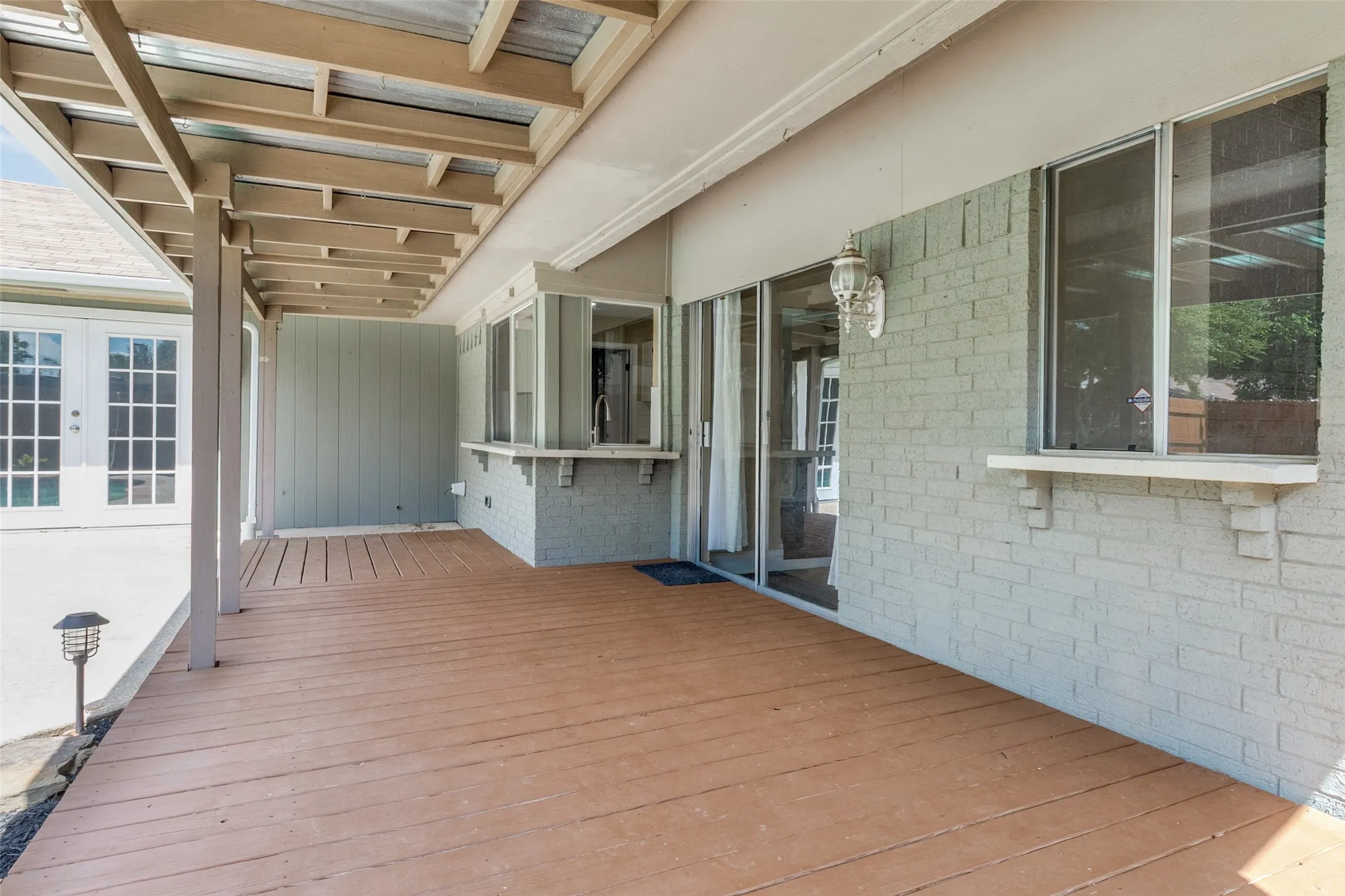 Single Family Residence For Sale in Dallas County , 1818 Trowbridge Street, Garland, Texas 75044, 3 Bedroom, 2 Bathroom, Garage spaces, 2,043 Sqft, built in 1979, mls#21364689, Real Estate Agent in Garland, Homes For Sale in Dallas county, Homes For Sale in Garland, Realtor in Garland Texas, Real Estate Brokerage Independent Realty Texas, Luminita Cordes Realtor