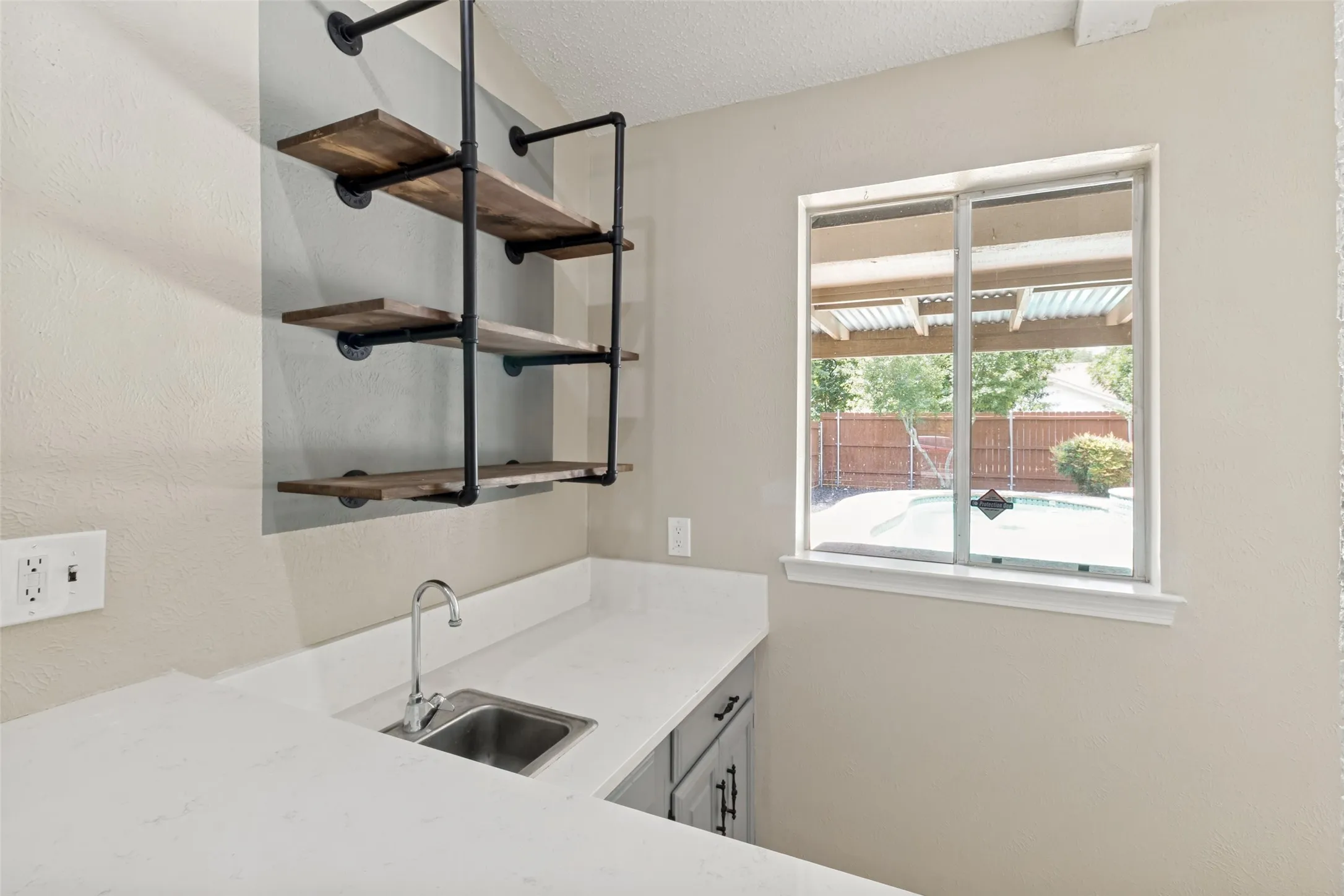 Single Family Residence For Sale in Dallas County , 1818 Trowbridge Street, Garland, Texas 75044, 3 Bedroom, 2 Bathroom, Garage spaces, 2,043 Sqft, built in 1979, mls#21364689, Real Estate Agent in Garland, Homes For Sale in Dallas county, Homes For Sale in Garland, Realtor in Garland Texas, Real Estate Brokerage Independent Realty Texas, Luminita Cordes Realtor