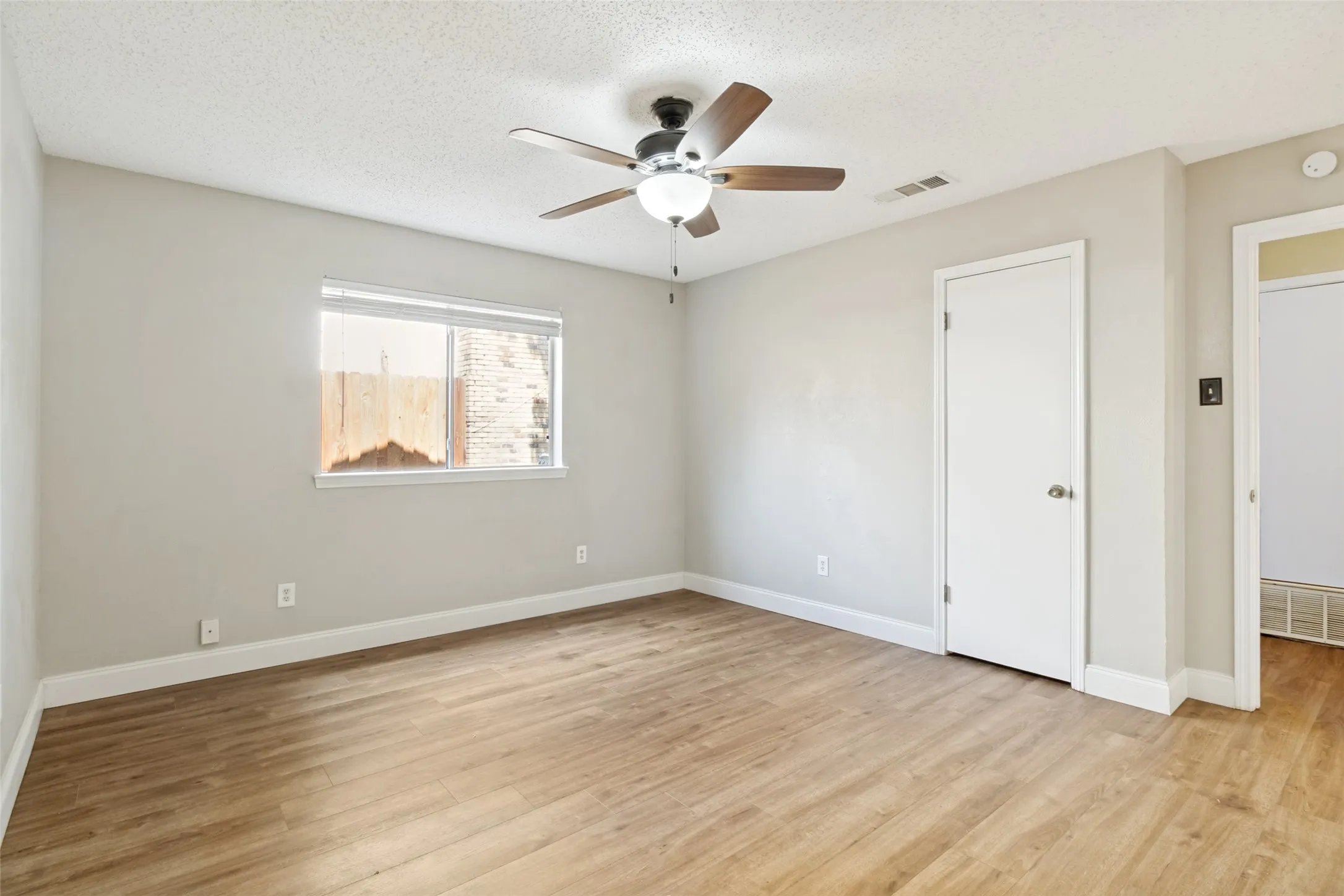 Single Family Residence For Sale in Dallas County , 1818 Trowbridge Street, Garland, Texas 75044, 3 Bedroom, 2 Bathroom, Garage spaces, 2,043 Sqft, built in 1979, mls#21364689, Real Estate Agent in Garland, Homes For Sale in Dallas county, Homes For Sale in Garland, Realtor in Garland Texas, Real Estate Brokerage Independent Realty Texas, Luminita Cordes Realtor