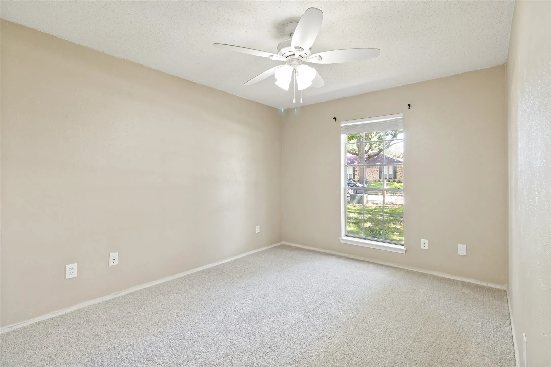 Single Family Residence For Sale in Dallas County , 1818 Trowbridge Street, Garland, Texas 75044, 3 Bedroom, 2 Bathroom, Garage spaces, 2,043 Sqft, built in 1979, mls#21364689, Real Estate Agent in Garland, Homes For Sale in Dallas county, Homes For Sale in Garland, Realtor in Garland Texas, Real Estate Brokerage Independent Realty Texas, Luminita Cordes Realtor