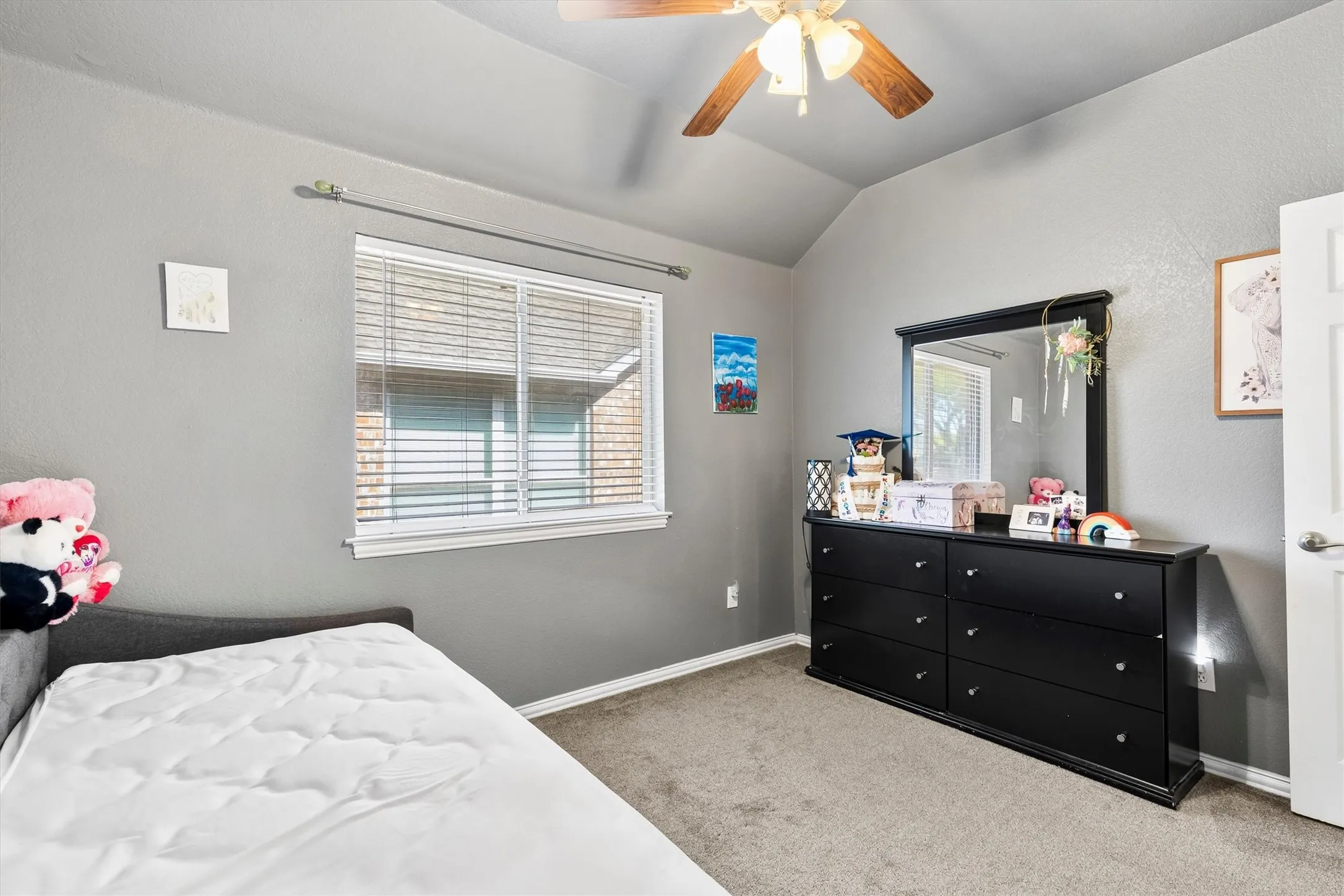 Single Family Residence For Sale in Dallas County , 3106 Pecan Meadow Drive, Garland, Texas 75040, 3 Bedroom, 2 Bathroom, 2 Garage spaces, 1,778 Sqft, built in 1997, mls#21364040, Real Estate Agent in Garland, Homes For Sale in Dallas county, Homes For Sale in Garland, Realtor in Garland Texas, Real Estate Brokerage Independent Realty Texas, Luminita Cordes Realtor