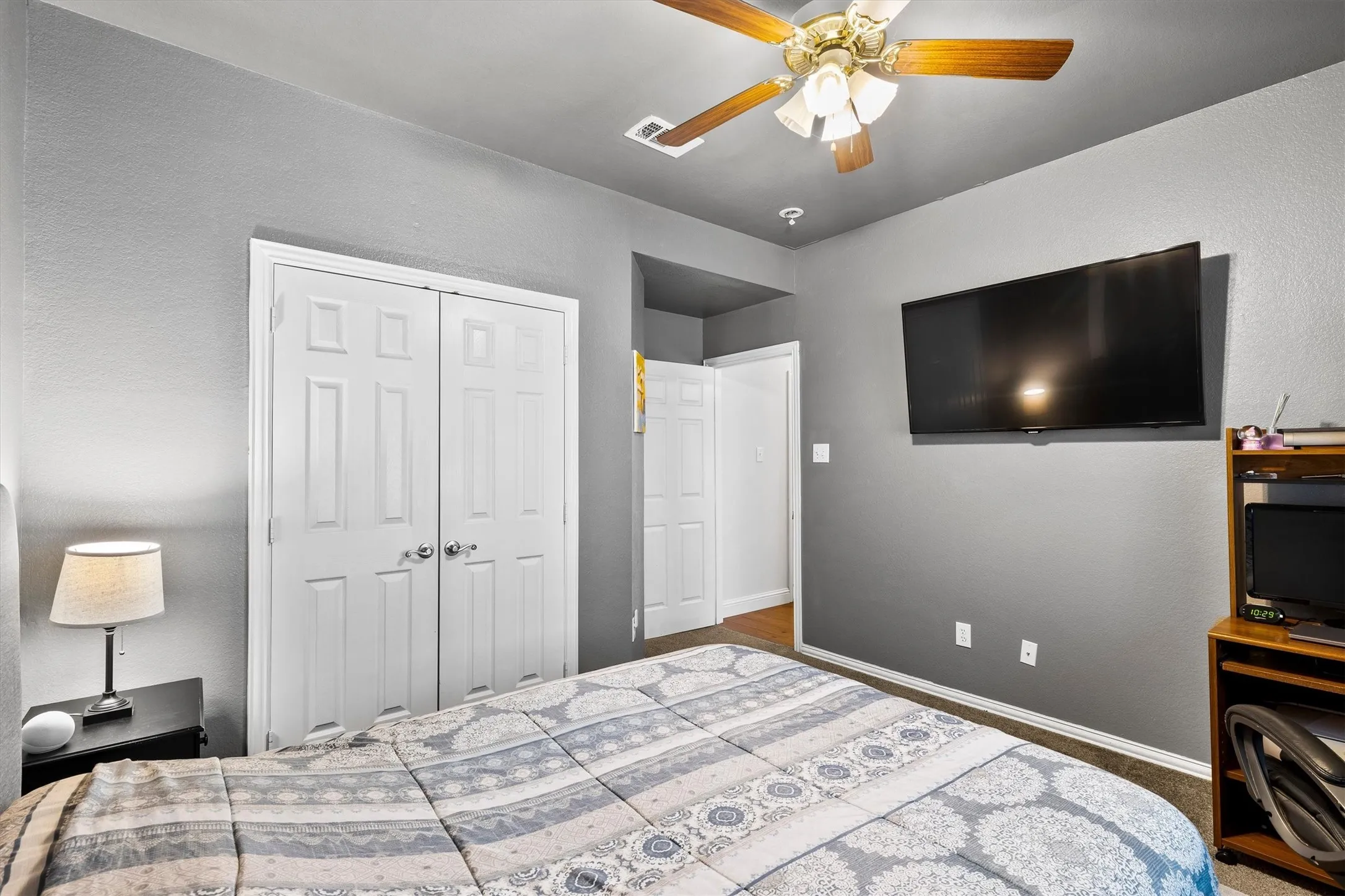 Single Family Residence For Sale in Dallas County , 3106 Pecan Meadow Drive, Garland, Texas 75040, 3 Bedroom, 2 Bathroom, 2 Garage spaces, 1,778 Sqft, built in 1997, mls#21364040, Real Estate Agent in Garland, Homes For Sale in Dallas county, Homes For Sale in Garland, Realtor in Garland Texas, Real Estate Brokerage Independent Realty Texas, Luminita Cordes Realtor