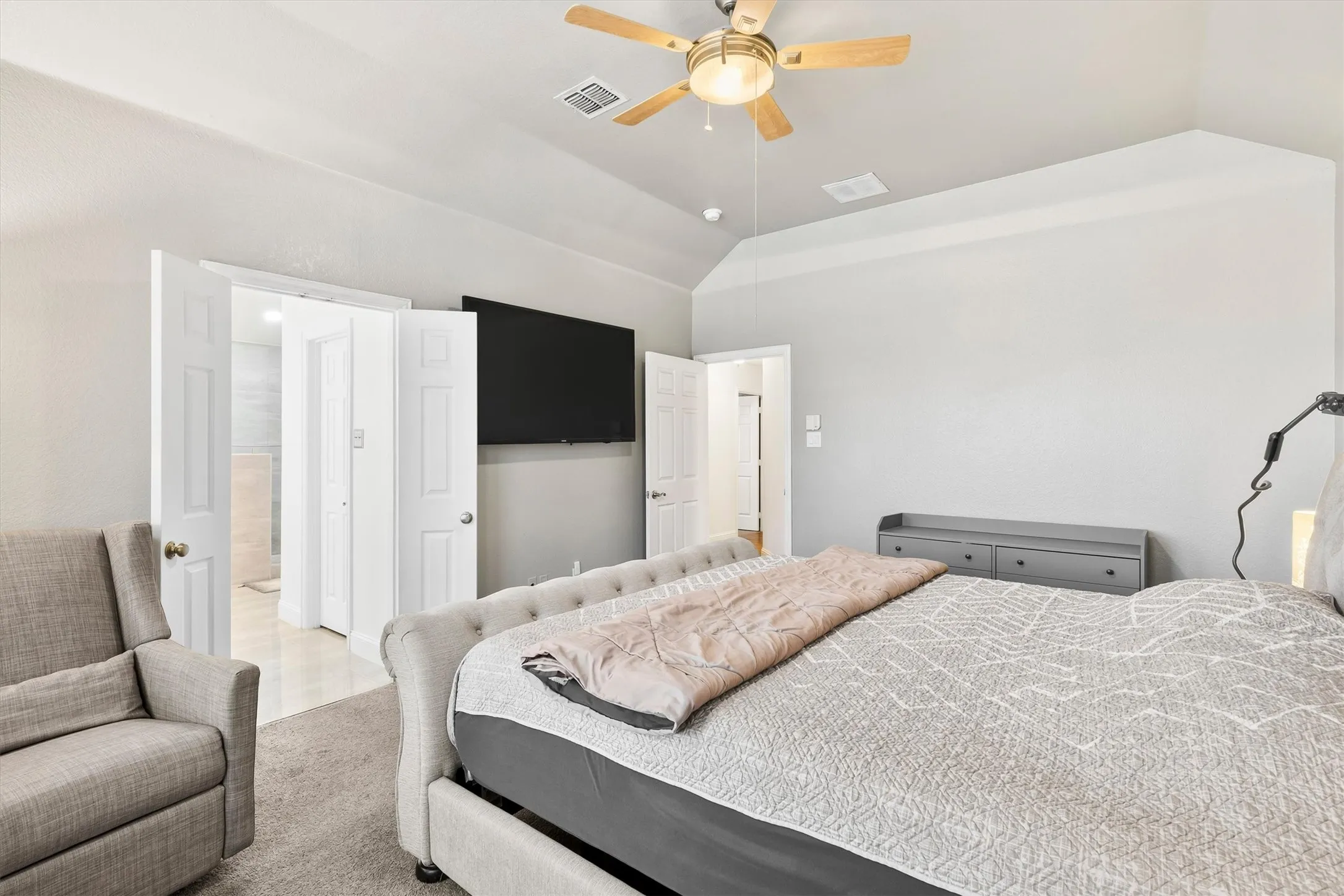 Single Family Residence For Sale in Dallas County , 3106 Pecan Meadow Drive, Garland, Texas 75040, 3 Bedroom, 2 Bathroom, 2 Garage spaces, 1,778 Sqft, built in 1997, mls#21364040, Real Estate Agent in Garland, Homes For Sale in Dallas county, Homes For Sale in Garland, Realtor in Garland Texas, Real Estate Brokerage Independent Realty Texas, Luminita Cordes Realtor
