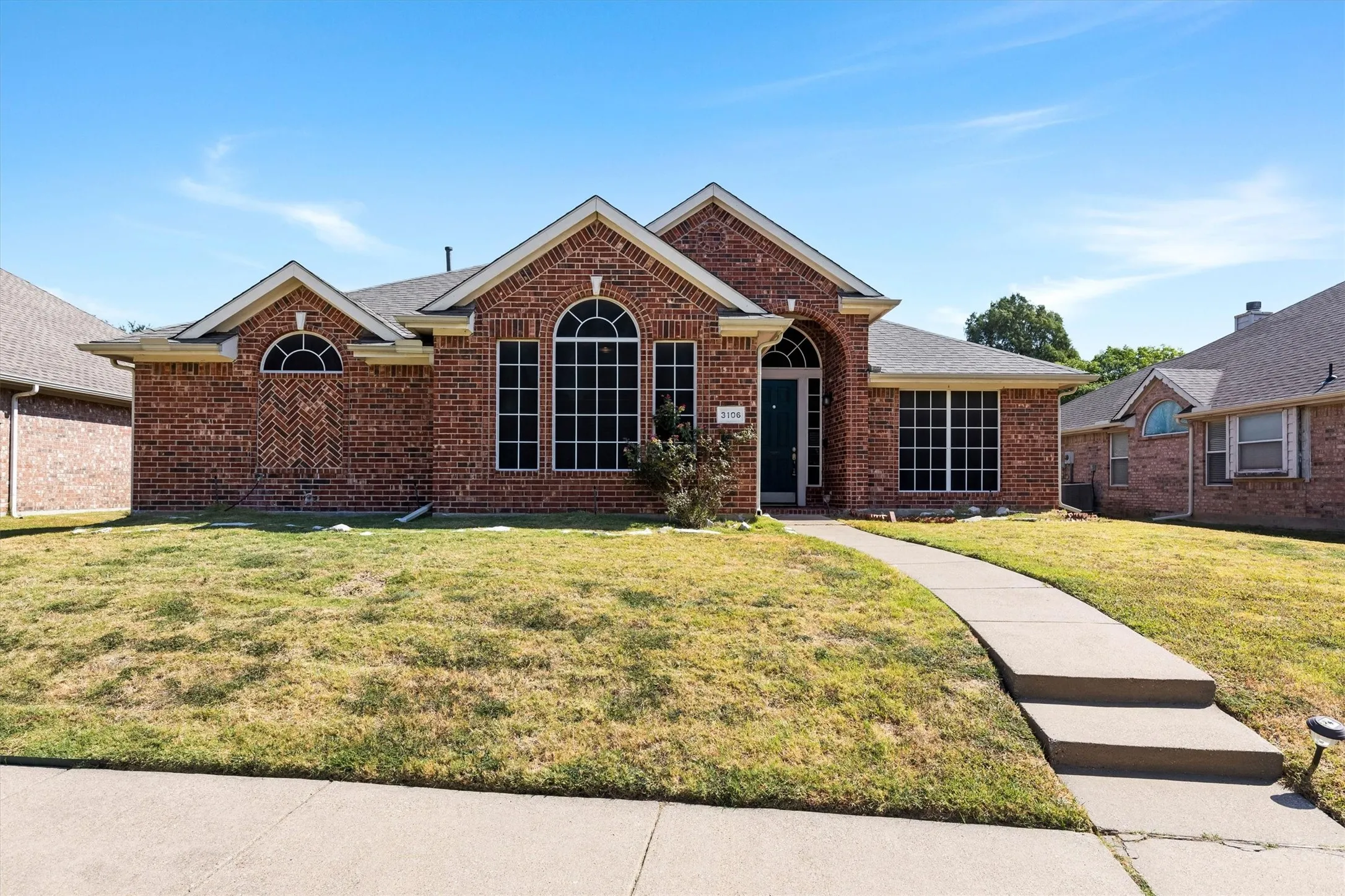 Single Family Residence For Sale in Dallas County , 3106 Pecan Meadow Drive, Garland, Texas 75040, 3 Bedroom, 2 Bathroom, 2 Garage spaces, 1,778 Sqft, built in 1997, mls#21364040, Real Estate Agent in Garland, Homes For Sale in Dallas county, Homes For Sale in Garland, Realtor in Garland Texas, Real Estate Brokerage Independent Realty Texas, Luminita Cordes Realtor