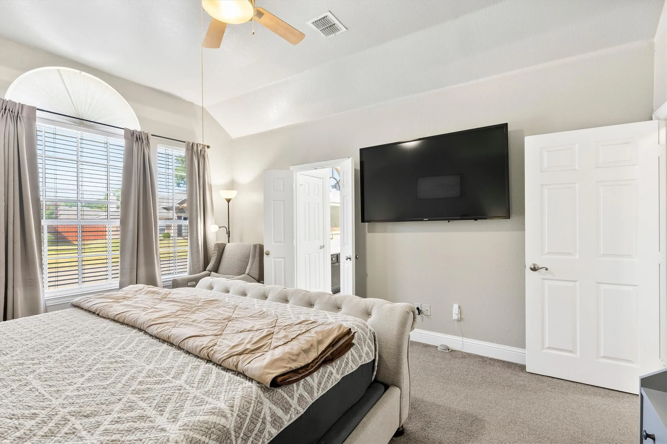 Single Family Residence For Sale in Dallas County , 3106 Pecan Meadow Drive, Garland, Texas 75040, 3 Bedroom, 2 Bathroom, 2 Garage spaces, 1,778 Sqft, built in 1997, mls#21364040, Real Estate Agent in Garland, Homes For Sale in Dallas county, Homes For Sale in Garland, Realtor in Garland Texas, Real Estate Brokerage Independent Realty Texas, Luminita Cordes Realtor