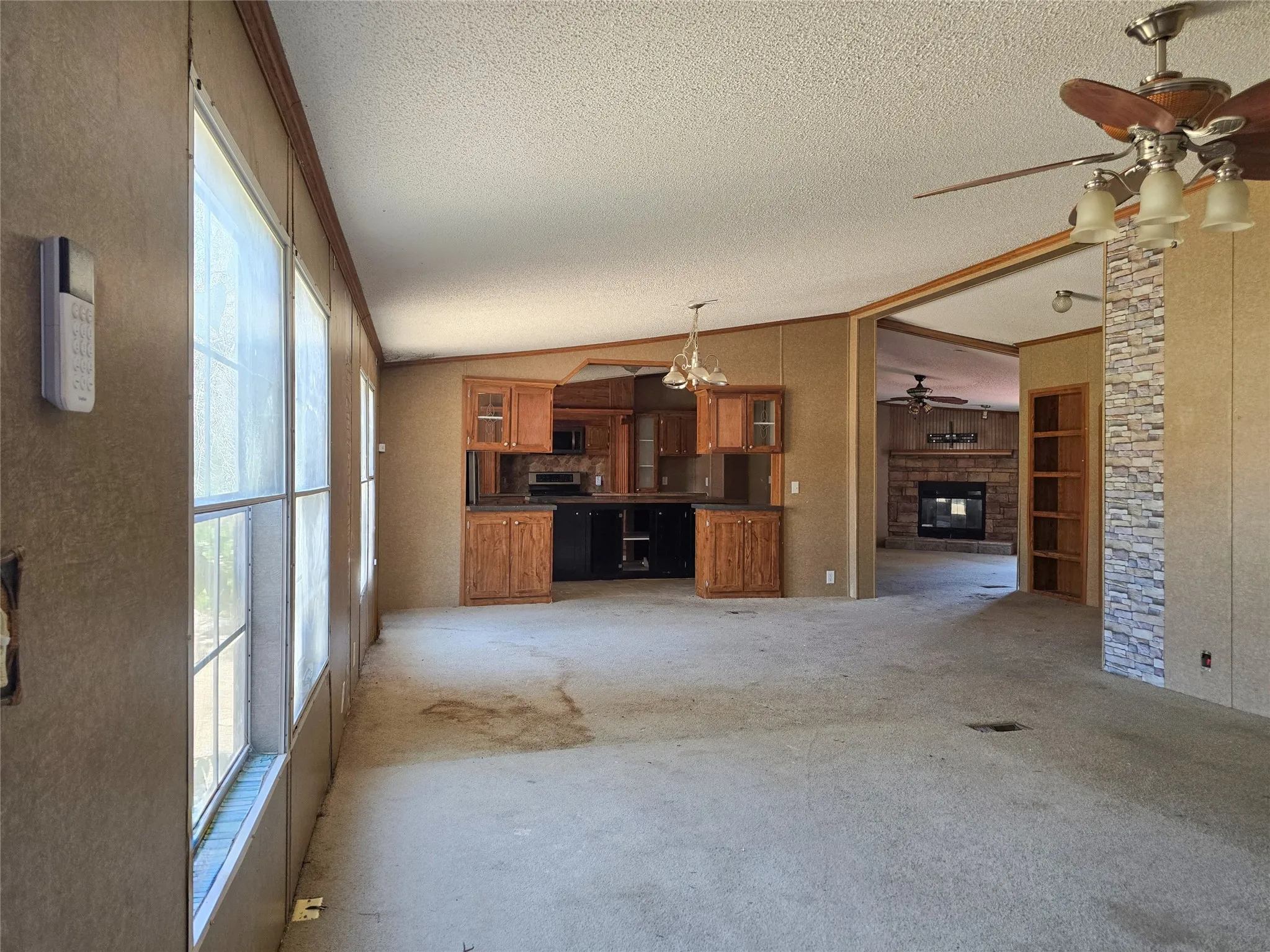Mobile Home For Sale in Hood County , 3003 Hilltop Road, Granbury, Texas 76048, 4 Bedroom, 2 Bathroom, Garage spaces, 2,294 Sqft, built in 2006, mls#21362557, Real Estate Agent in Granbury, Homes For Sale in Hood county, Homes For Sale in Granbury, Realtor in Granbury Texas, Real Estate Brokerage Independent Realty Texas, Luminita Cordes Realtor