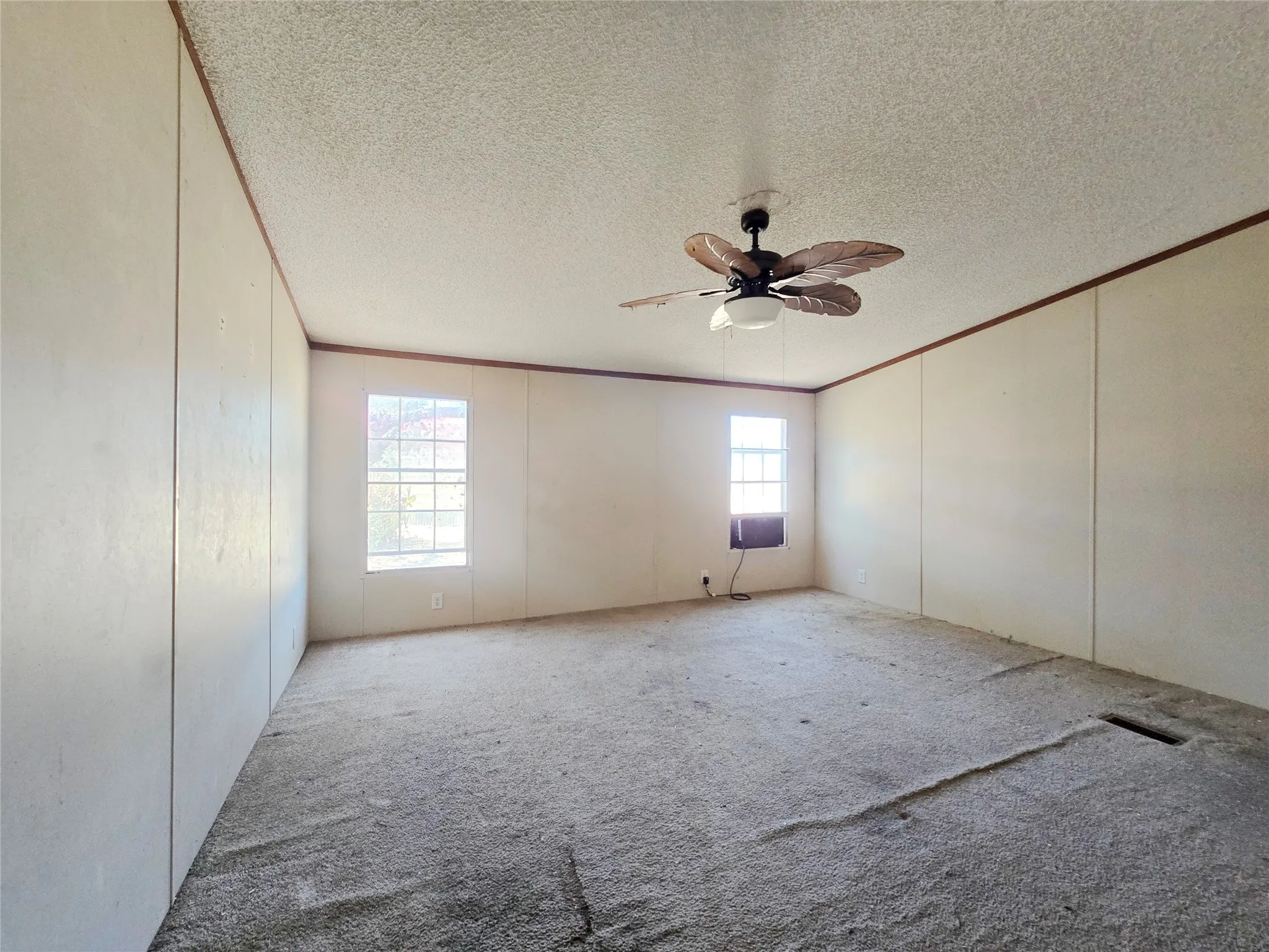 Mobile Home For Sale in Hood County , 3003 Hilltop Road, Granbury, Texas 76048, 4 Bedroom, 2 Bathroom, Garage spaces, 2,294 Sqft, built in 2006, mls#21362557, Real Estate Agent in Granbury, Homes For Sale in Hood county, Homes For Sale in Granbury, Realtor in Granbury Texas, Real Estate Brokerage Independent Realty Texas, Luminita Cordes Realtor