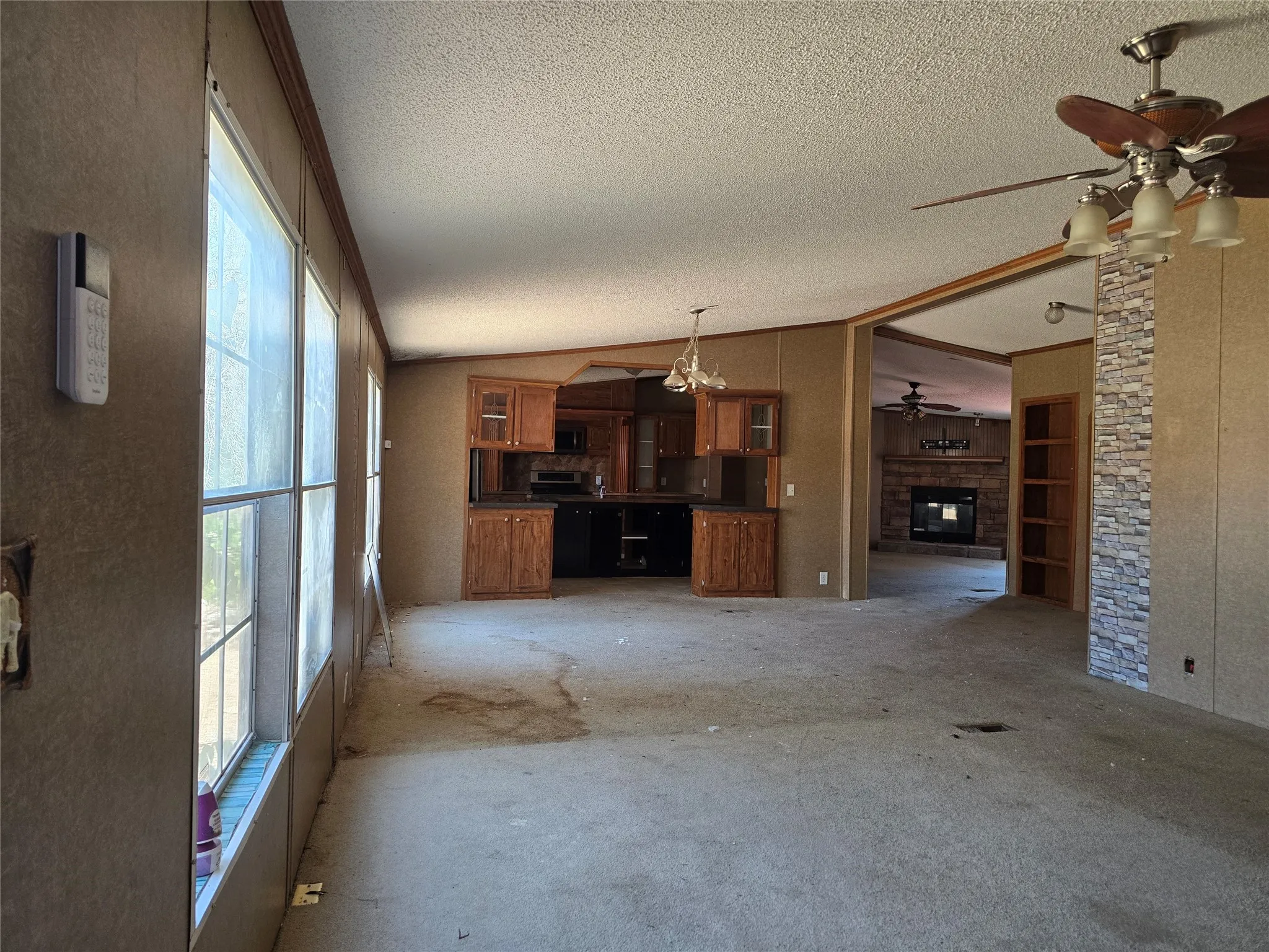 Mobile Home For Sale in Hood County , 3003 Hilltop Road, Granbury, Texas 76048, 4 Bedroom, 2 Bathroom, Garage spaces, 2,294 Sqft, built in 2006, mls#21362557, Real Estate Agent in Granbury, Homes For Sale in Hood county, Homes For Sale in Granbury, Realtor in Granbury Texas, Real Estate Brokerage Independent Realty Texas, Luminita Cordes Realtor