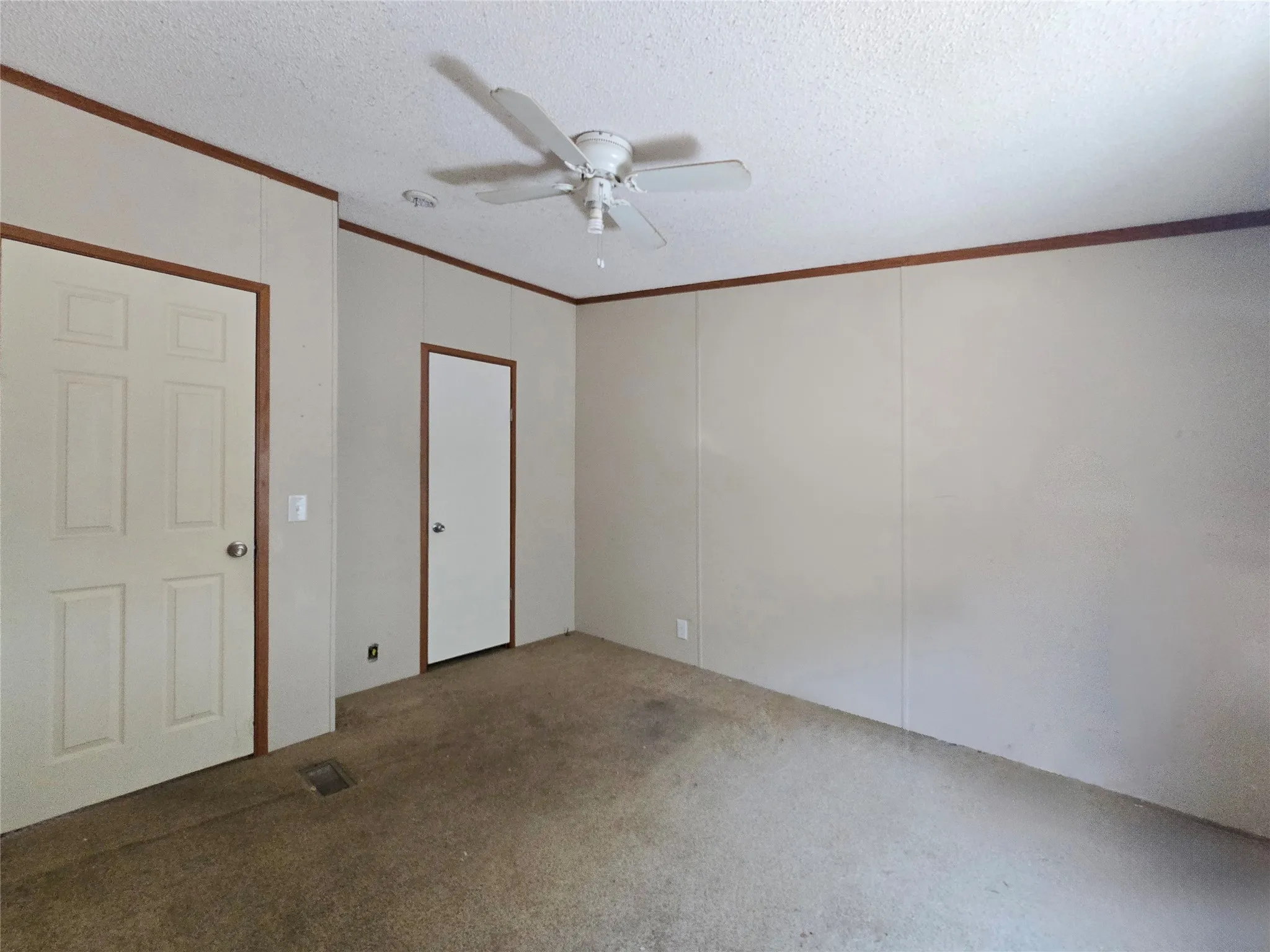 Mobile Home For Sale in Hood County , 3003 Hilltop Road, Granbury, Texas 76048, 4 Bedroom, 2 Bathroom, Garage spaces, 2,294 Sqft, built in 2006, mls#21362557, Real Estate Agent in Granbury, Homes For Sale in Hood county, Homes For Sale in Granbury, Realtor in Granbury Texas, Real Estate Brokerage Independent Realty Texas, Luminita Cordes Realtor