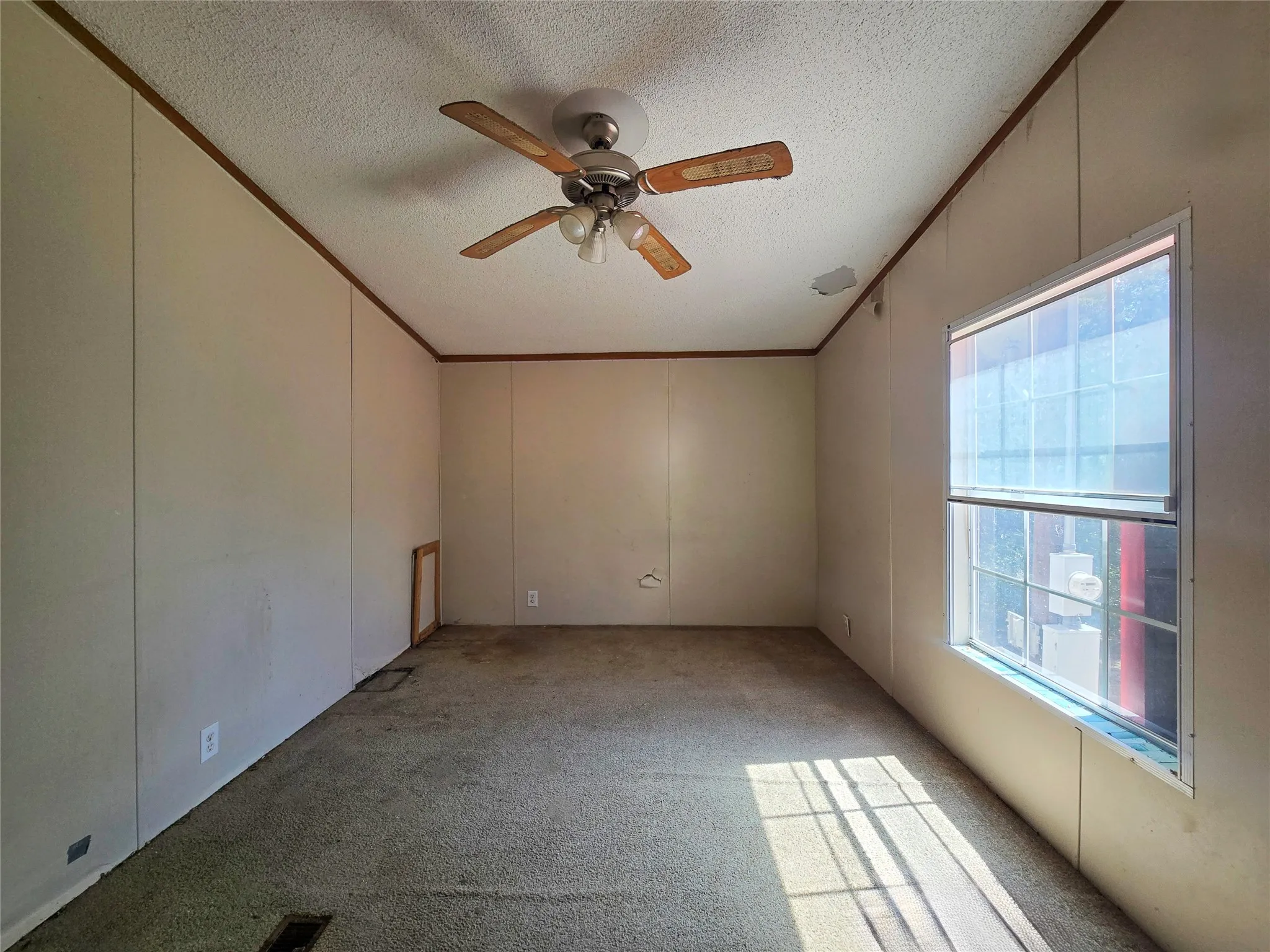 Mobile Home For Sale in Hood County , 3003 Hilltop Road, Granbury, Texas 76048, 4 Bedroom, 2 Bathroom, Garage spaces, 2,294 Sqft, built in 2006, mls#21362557, Real Estate Agent in Granbury, Homes For Sale in Hood county, Homes For Sale in Granbury, Realtor in Granbury Texas, Real Estate Brokerage Independent Realty Texas, Luminita Cordes Realtor