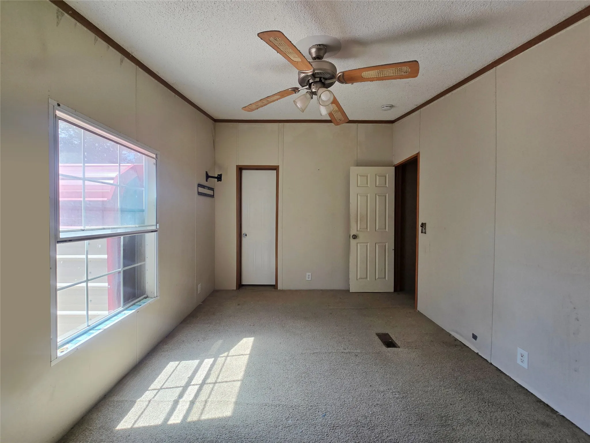 Mobile Home For Sale in Hood County , 3003 Hilltop Road, Granbury, Texas 76048, 4 Bedroom, 2 Bathroom, Garage spaces, 2,294 Sqft, built in 2006, mls#21362557, Real Estate Agent in Granbury, Homes For Sale in Hood county, Homes For Sale in Granbury, Realtor in Granbury Texas, Real Estate Brokerage Independent Realty Texas, Luminita Cordes Realtor