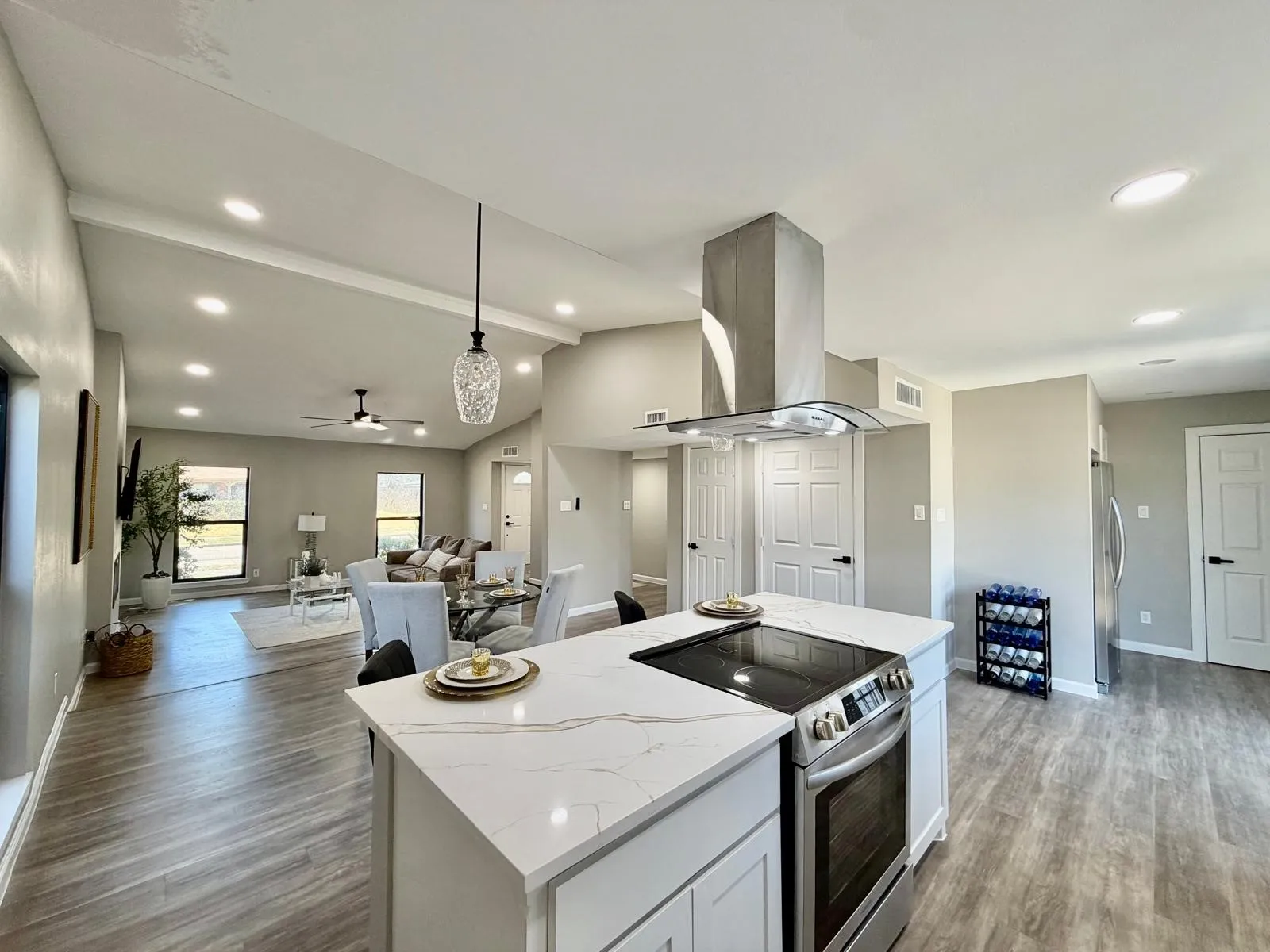 Single Family Residence For Sale in Dallas County , 1810 Sandra Lane, Grand Prairie, Texas 75052, 3 Bedroom, 2 Bathroom, 2 Garage spaces, 1,756 Sqft, built in 1978, mls#21364601, Real Estate Agent in Grand Prairie, Homes For Sale in Dallas county, Homes For Sale in Grand Prairie, Realtor in Grand Prairie Texas, Real Estate Brokerage Independent Realty Texas, Luminita Cordes Realtor