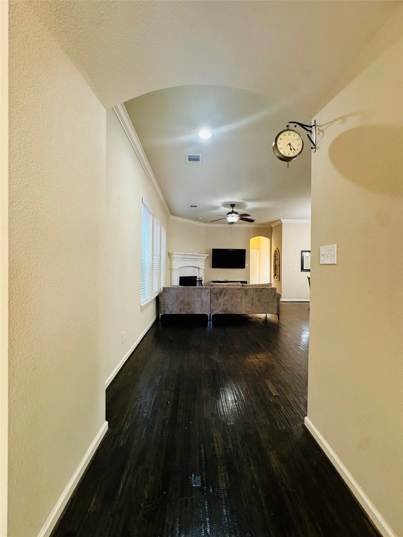 Single Family Residence For Sale in Tarrant County , 1041 Lone Ivory Trail, Arlington, Texas 76005, 3 Bedroom, 2 Bathroom, 2 Garage spaces, 1,640 Sqft, built in 2013, Price $435,000, mls#21363237, Real Estate Agent in Arlington, Homes For Sale in Tarrant county, Homes For Sale in Arlington, Realtor in Arlington Texas, Real Estate Brokerage Independent Realty Texas, Luminita Cordes Realtor