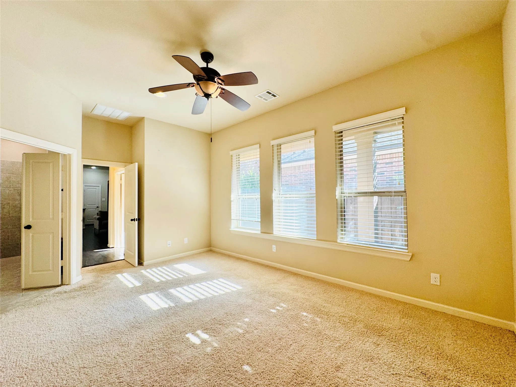 Single Family Residence For Sale in Tarrant County , 1041 Lone Ivory Trail, Arlington, Texas 76005, 3 Bedroom, 2 Bathroom, 2 Garage spaces, 1,640 Sqft, built in 2013, Price $435,000, mls#21363237, Real Estate Agent in Arlington, Homes For Sale in Tarrant county, Homes For Sale in Arlington, Realtor in Arlington Texas, Real Estate Brokerage Independent Realty Texas, Luminita Cordes Realtor