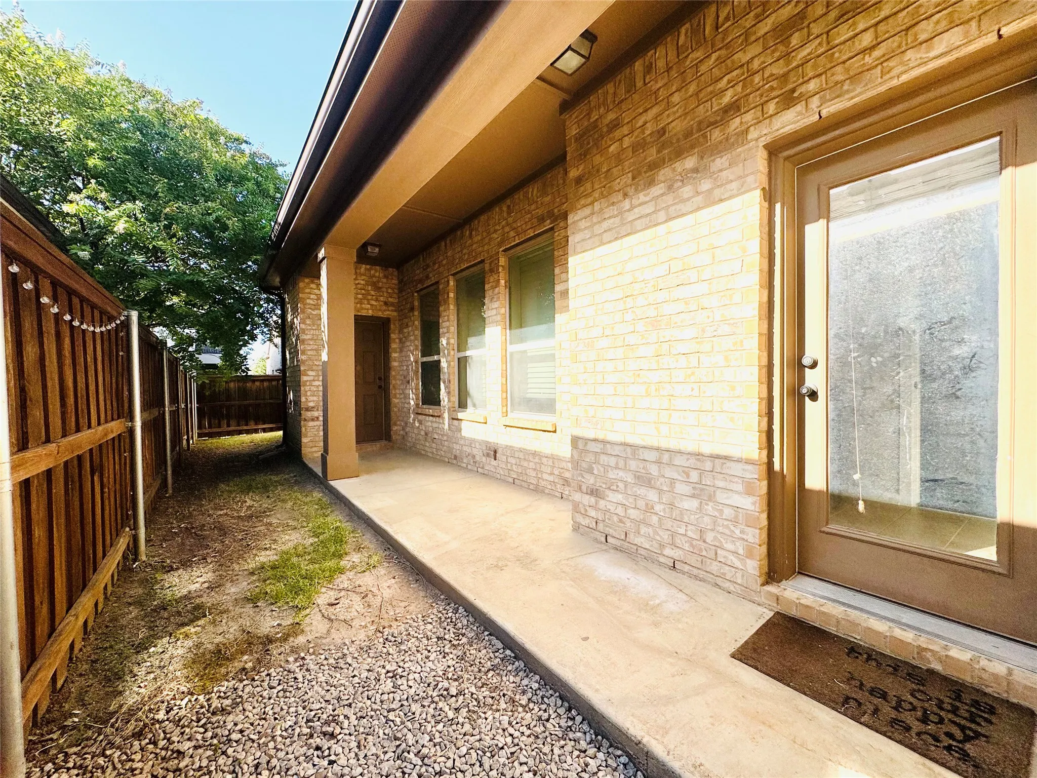 Single Family Residence For Sale in Tarrant County , 1041 Lone Ivory Trail, Arlington, Texas 76005, 3 Bedroom, 2 Bathroom, 2 Garage spaces, 1,640 Sqft, built in 2013, Price $435,000, mls#21363237, Real Estate Agent in Arlington, Homes For Sale in Tarrant county, Homes For Sale in Arlington, Realtor in Arlington Texas, Real Estate Brokerage Independent Realty Texas, Luminita Cordes Realtor
