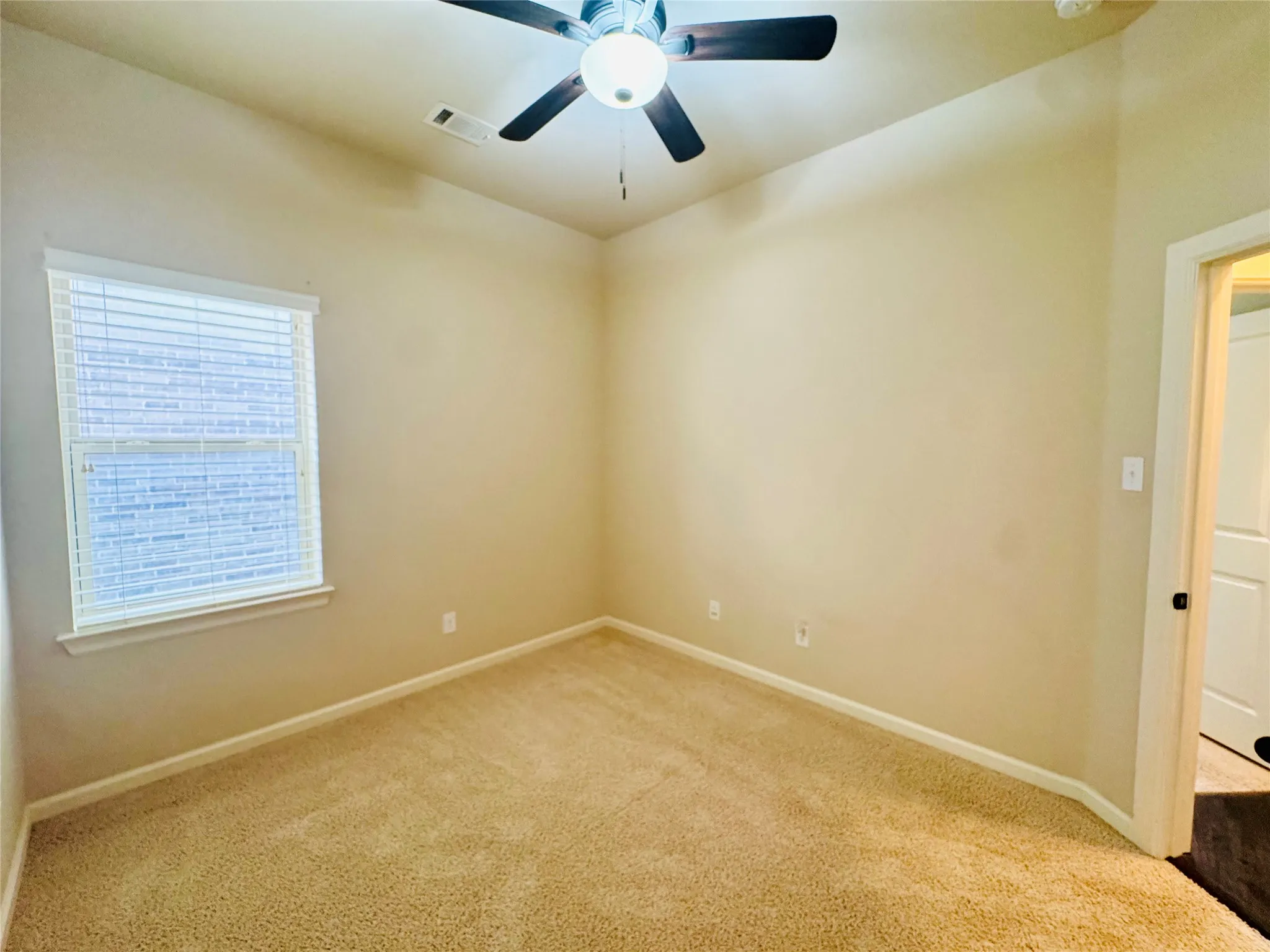 Single Family Residence For Sale in Tarrant County , 1041 Lone Ivory Trail, Arlington, Texas 76005, 3 Bedroom, 2 Bathroom, 2 Garage spaces, 1,640 Sqft, built in 2013, Price $435,000, mls#21363237, Real Estate Agent in Arlington, Homes For Sale in Tarrant county, Homes For Sale in Arlington, Realtor in Arlington Texas, Real Estate Brokerage Independent Realty Texas, Luminita Cordes Realtor