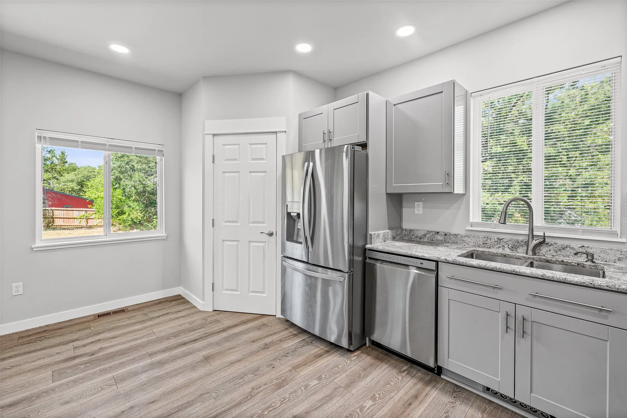 Single Family Residence For Sale in Hood County , 5908 Collins Court, Granbury, Texas 76048, 3 Bedroom, 2 Bathroom, 2 Garage spaces, 1,756 Sqft, built in 2024, mls#21364725, Real Estate Agent in Granbury, Homes For Sale in Hood county, Homes For Sale in Granbury, Realtor in Granbury Texas, Real Estate Brokerage Independent Realty Texas, Luminita Cordes Realtor