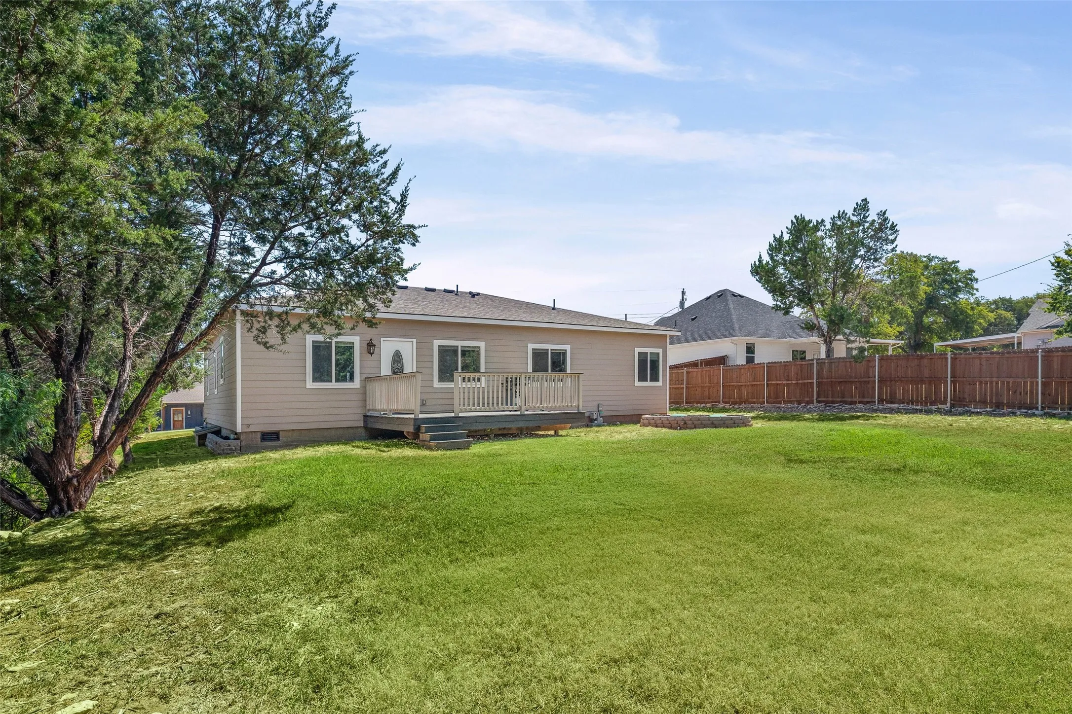 Single Family Residence For Sale in Hood County , 5908 Collins Court, Granbury, Texas 76048, 3 Bedroom, 2 Bathroom, 2 Garage spaces, 1,756 Sqft, built in 2024, mls#21364725, Real Estate Agent in Granbury, Homes For Sale in Hood county, Homes For Sale in Granbury, Realtor in Granbury Texas, Real Estate Brokerage Independent Realty Texas, Luminita Cordes Realtor
