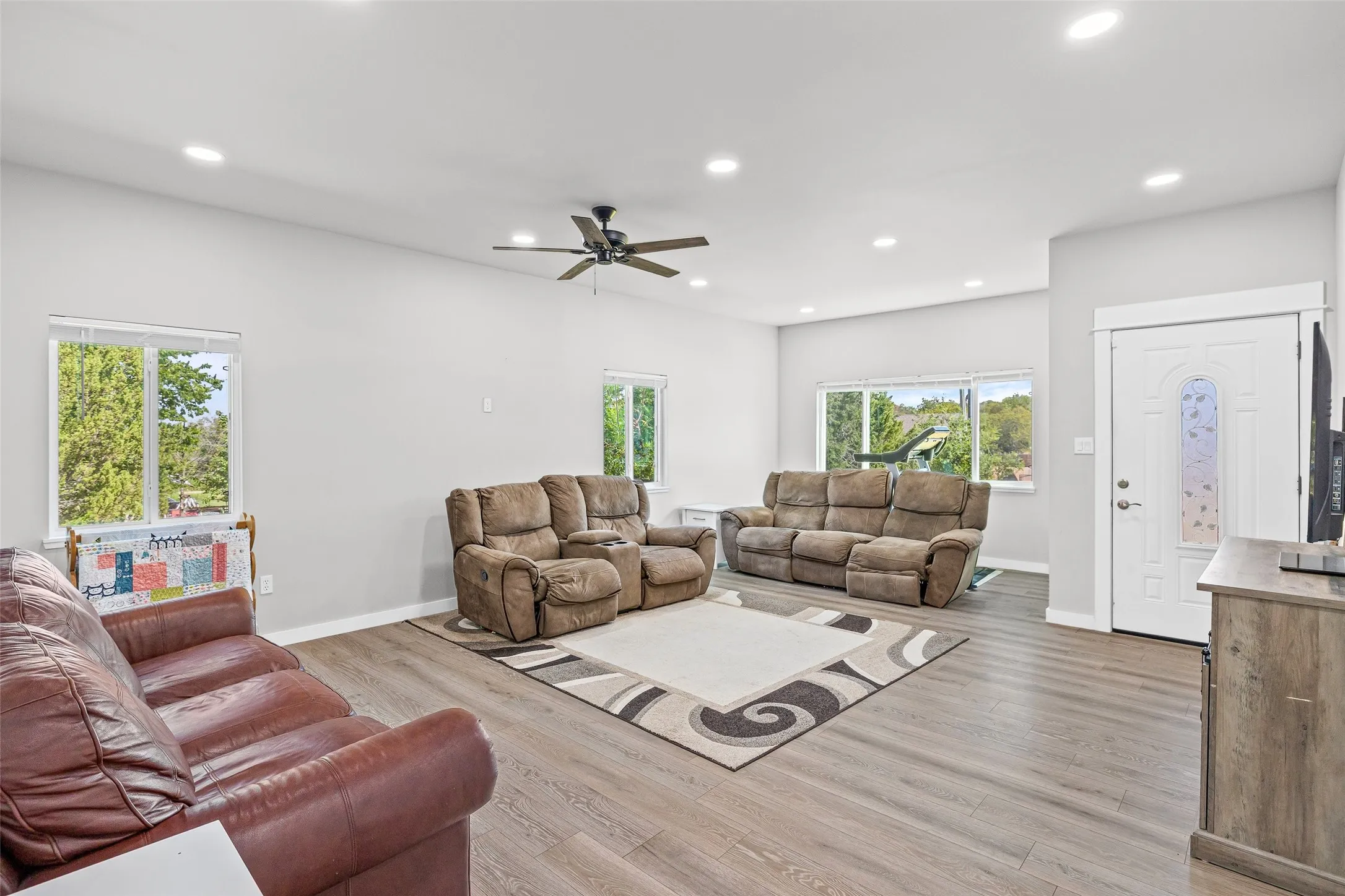 Single Family Residence For Sale in Hood County , 5908 Collins Court, Granbury, Texas 76048, 3 Bedroom, 2 Bathroom, 2 Garage spaces, 1,756 Sqft, built in 2024, mls#21364725, Real Estate Agent in Granbury, Homes For Sale in Hood county, Homes For Sale in Granbury, Realtor in Granbury Texas, Real Estate Brokerage Independent Realty Texas, Luminita Cordes Realtor