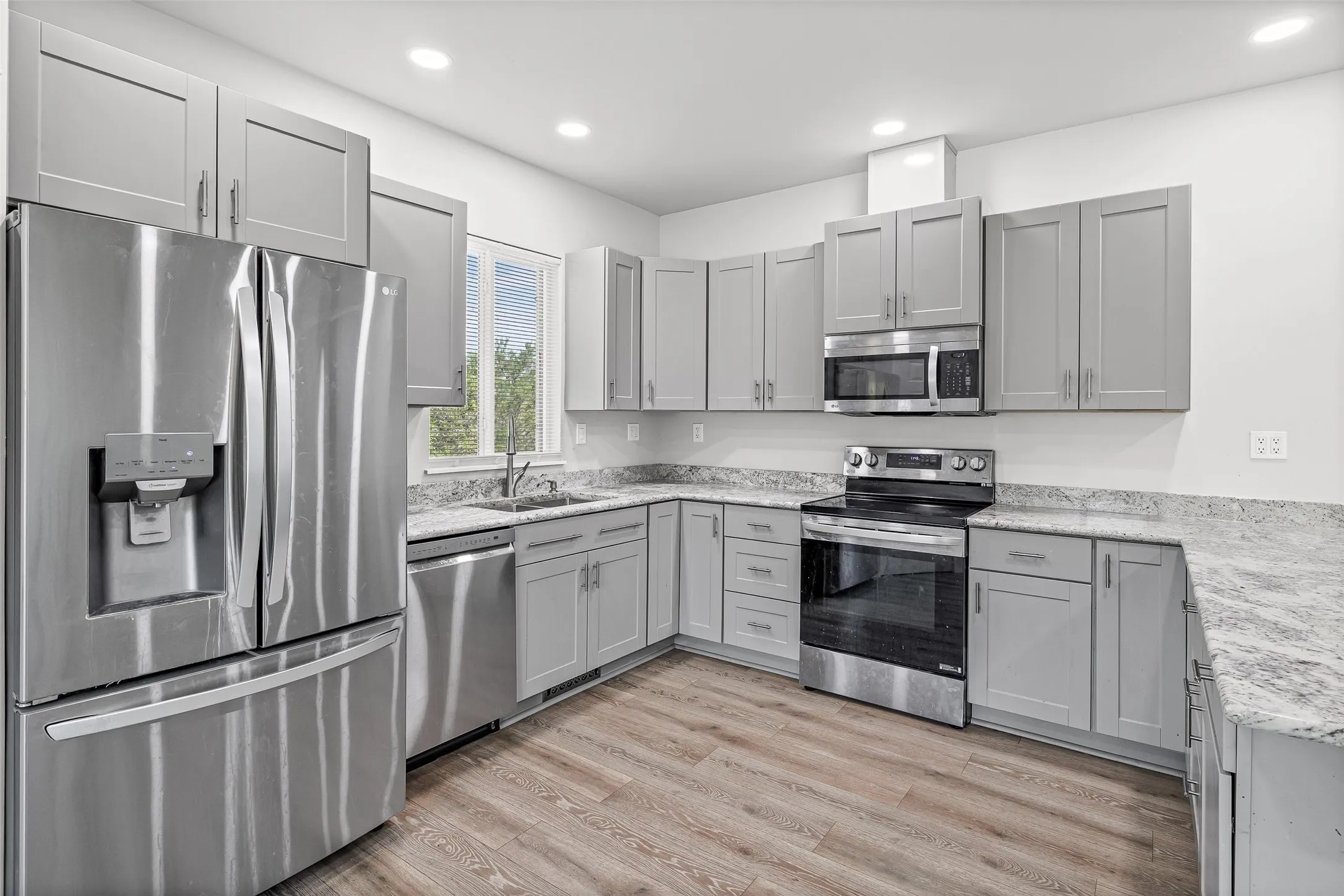 Single Family Residence For Sale in Hood County , 5908 Collins Court, Granbury, Texas 76048, 3 Bedroom, 2 Bathroom, 2 Garage spaces, 1,756 Sqft, built in 2024, mls#21364725, Real Estate Agent in Granbury, Homes For Sale in Hood county, Homes For Sale in Granbury, Realtor in Granbury Texas, Real Estate Brokerage Independent Realty Texas, Luminita Cordes Realtor