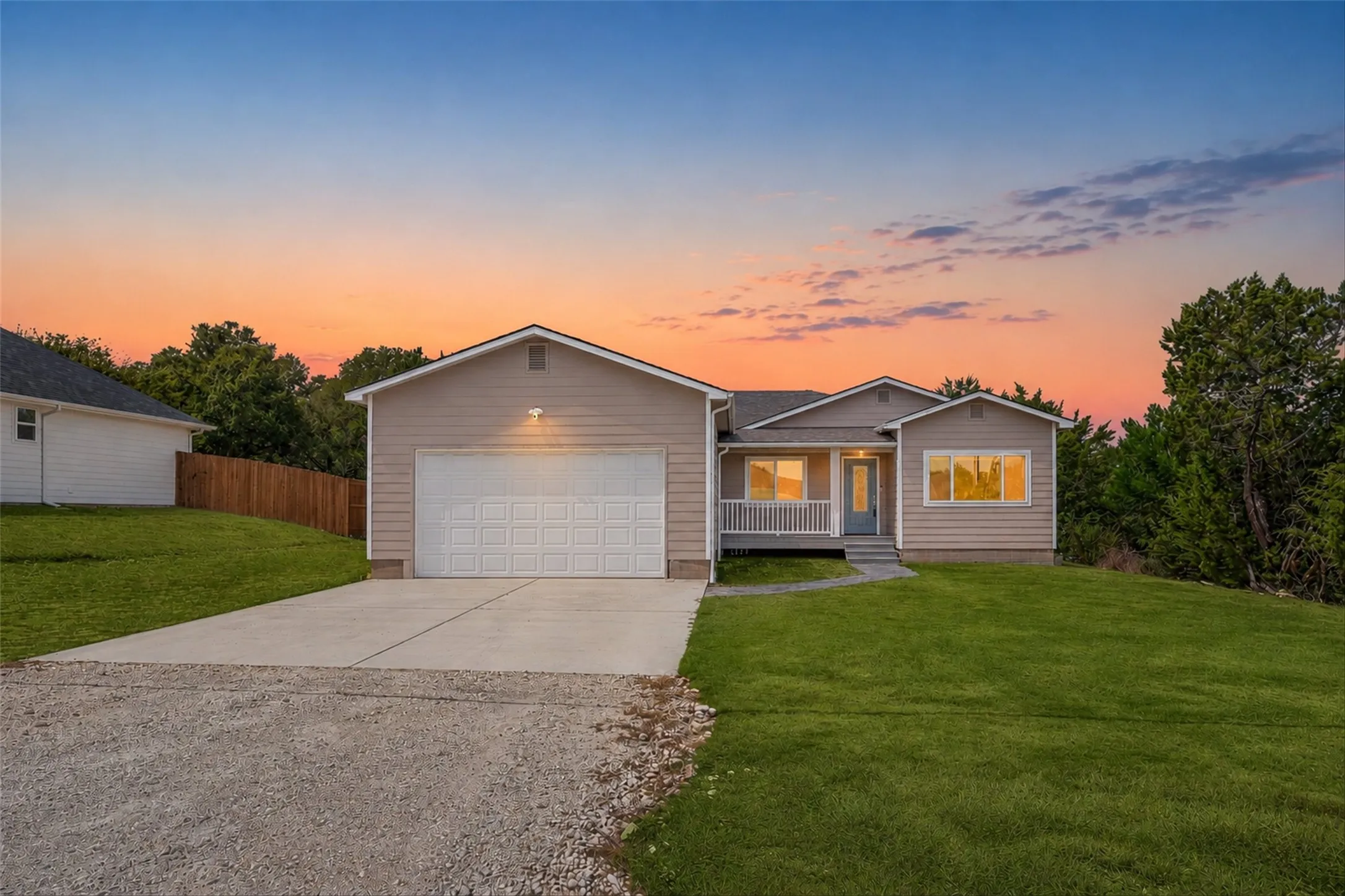 Single Family Residence For Sale in Hood County , 5908 Collins Court, Granbury, Texas 76048, 3 Bedroom, 2 Bathroom, 2 Garage spaces, 1,756 Sqft, built in 2024, mls#21364725, Real Estate Agent in Granbury, Homes For Sale in Hood county, Homes For Sale in Granbury, Realtor in Granbury Texas, Real Estate Brokerage Independent Realty Texas, Luminita Cordes Realtor