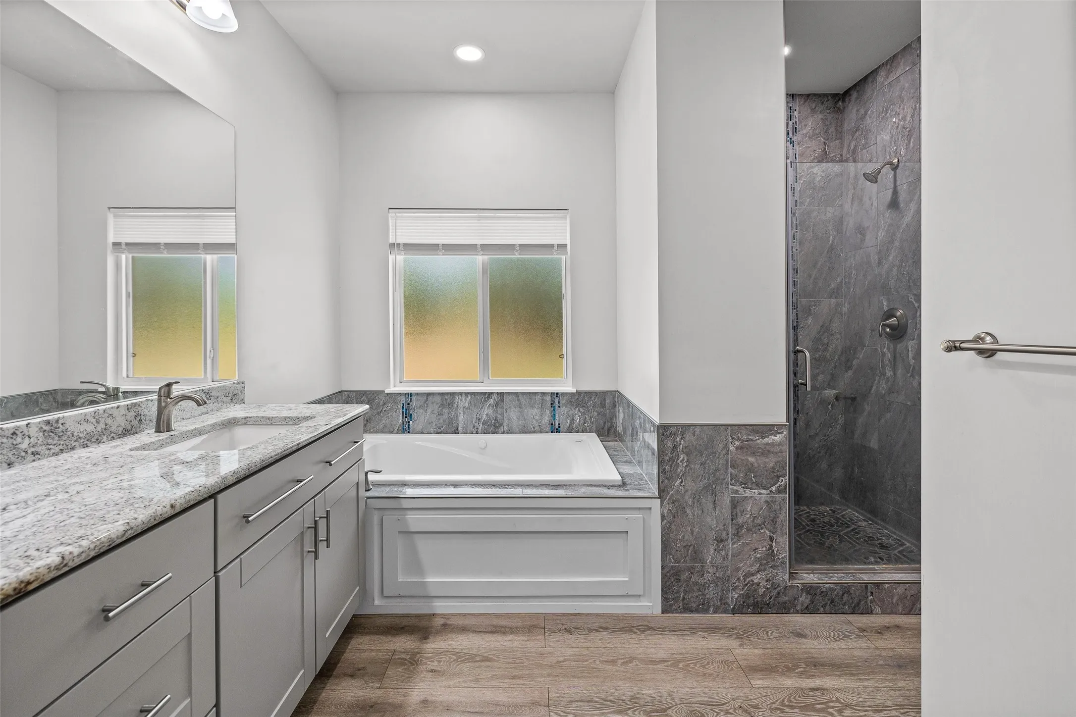 Single Family Residence For Sale in Hood County , 5908 Collins Court, Granbury, Texas 76048, 3 Bedroom, 2 Bathroom, 2 Garage spaces, 1,756 Sqft, built in 2024, mls#21364725, Real Estate Agent in Granbury, Homes For Sale in Hood county, Homes For Sale in Granbury, Realtor in Granbury Texas, Real Estate Brokerage Independent Realty Texas, Luminita Cordes Realtor