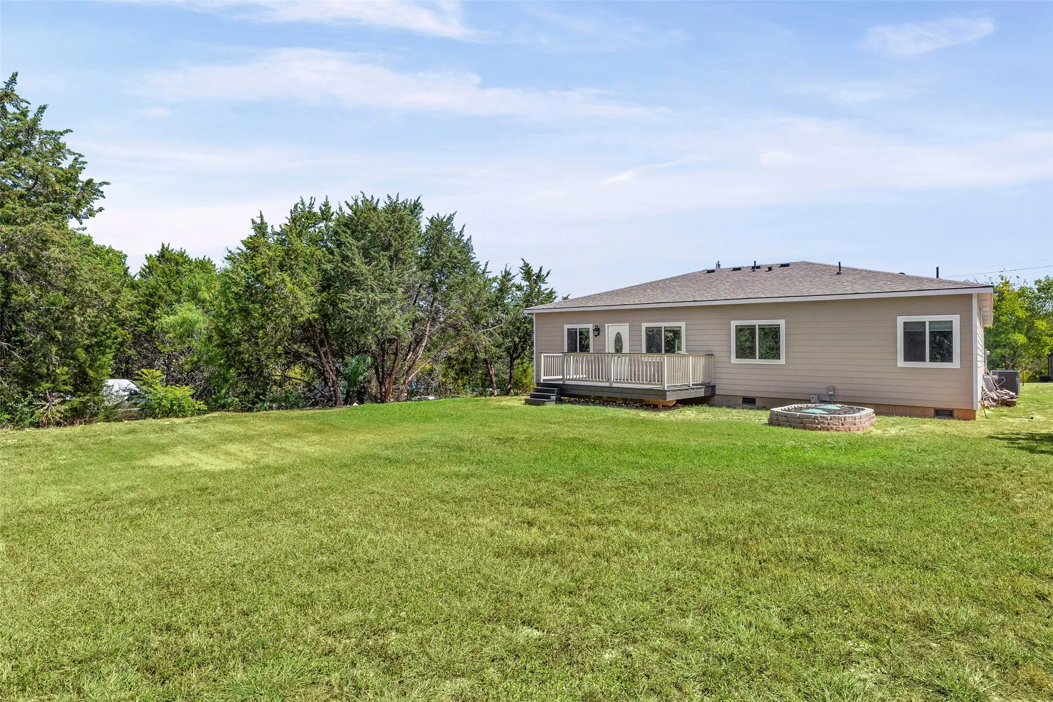 Single Family Residence For Sale in Hood County , 5908 Collins Court, Granbury, Texas 76048, 3 Bedroom, 2 Bathroom, 2 Garage spaces, 1,756 Sqft, built in 2024, mls#21364725, Real Estate Agent in Granbury, Homes For Sale in Hood county, Homes For Sale in Granbury, Realtor in Granbury Texas, Real Estate Brokerage Independent Realty Texas, Luminita Cordes Realtor