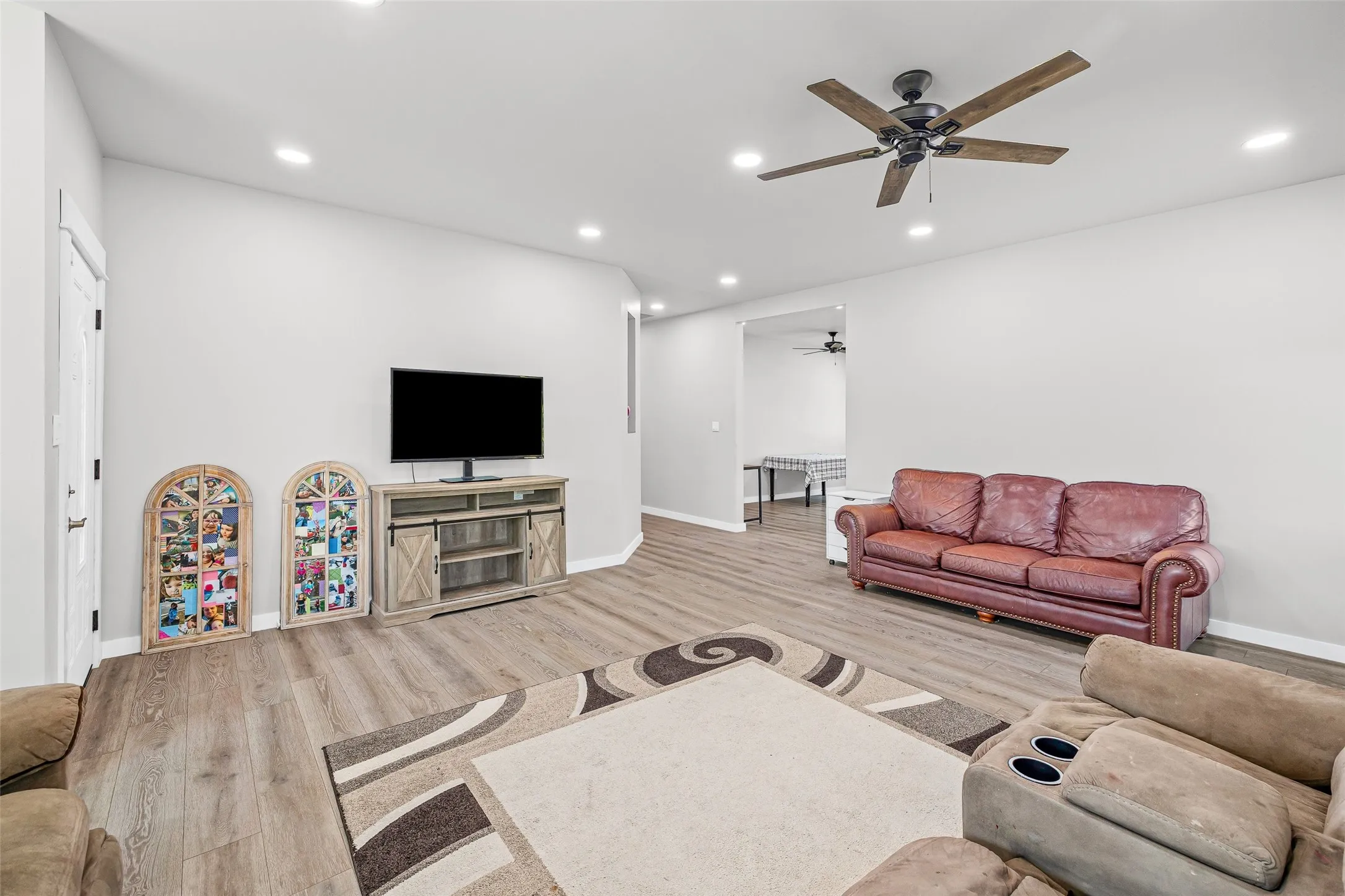 Single Family Residence For Sale in Hood County , 5908 Collins Court, Granbury, Texas 76048, 3 Bedroom, 2 Bathroom, 2 Garage spaces, 1,756 Sqft, built in 2024, mls#21364725, Real Estate Agent in Granbury, Homes For Sale in Hood county, Homes For Sale in Granbury, Realtor in Granbury Texas, Real Estate Brokerage Independent Realty Texas, Luminita Cordes Realtor