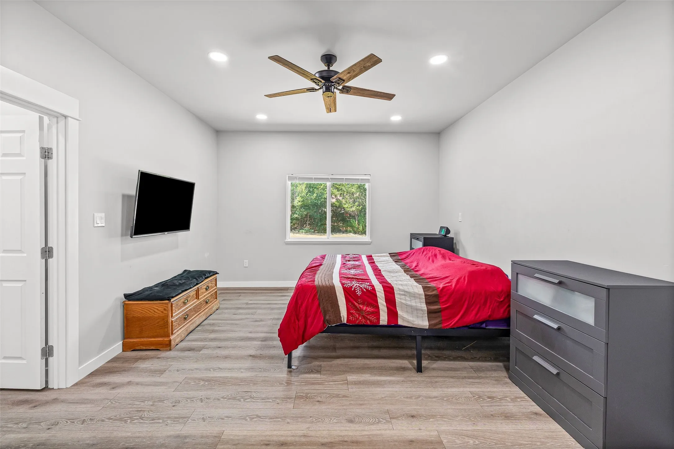Single Family Residence For Sale in Hood County , 5908 Collins Court, Granbury, Texas 76048, 3 Bedroom, 2 Bathroom, 2 Garage spaces, 1,756 Sqft, built in 2024, mls#21364725, Real Estate Agent in Granbury, Homes For Sale in Hood county, Homes For Sale in Granbury, Realtor in Granbury Texas, Real Estate Brokerage Independent Realty Texas, Luminita Cordes Realtor