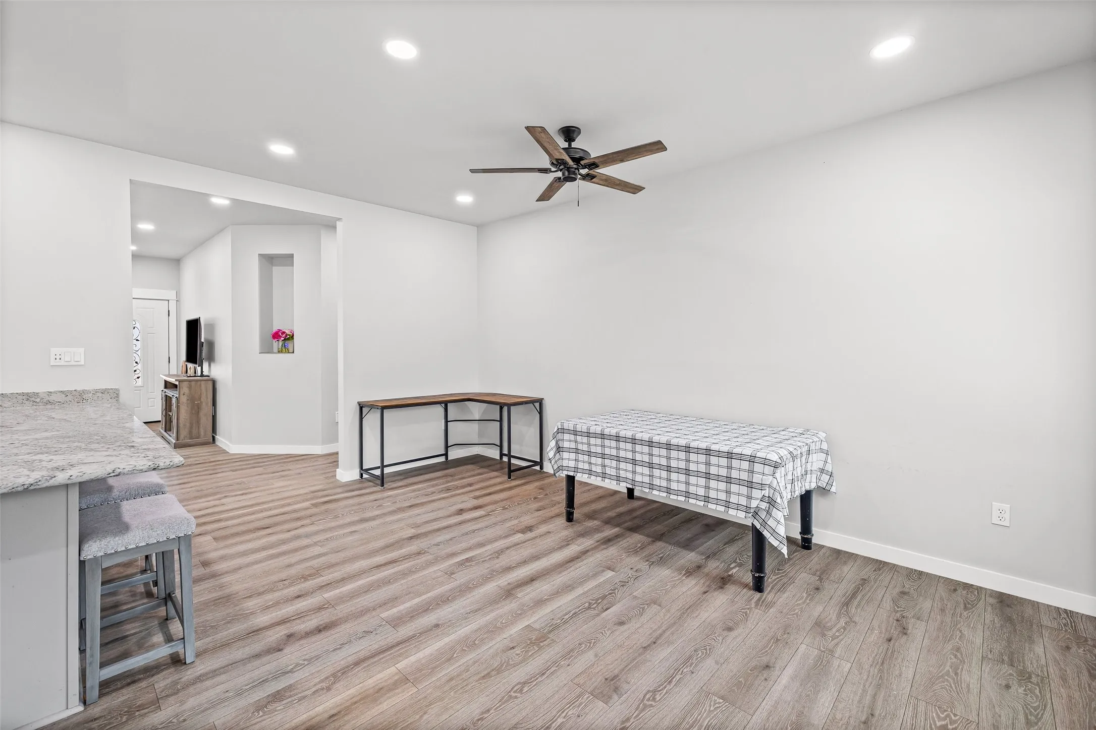 Single Family Residence For Sale in Hood County , 5908 Collins Court, Granbury, Texas 76048, 3 Bedroom, 2 Bathroom, 2 Garage spaces, 1,756 Sqft, built in 2024, mls#21364725, Real Estate Agent in Granbury, Homes For Sale in Hood county, Homes For Sale in Granbury, Realtor in Granbury Texas, Real Estate Brokerage Independent Realty Texas, Luminita Cordes Realtor