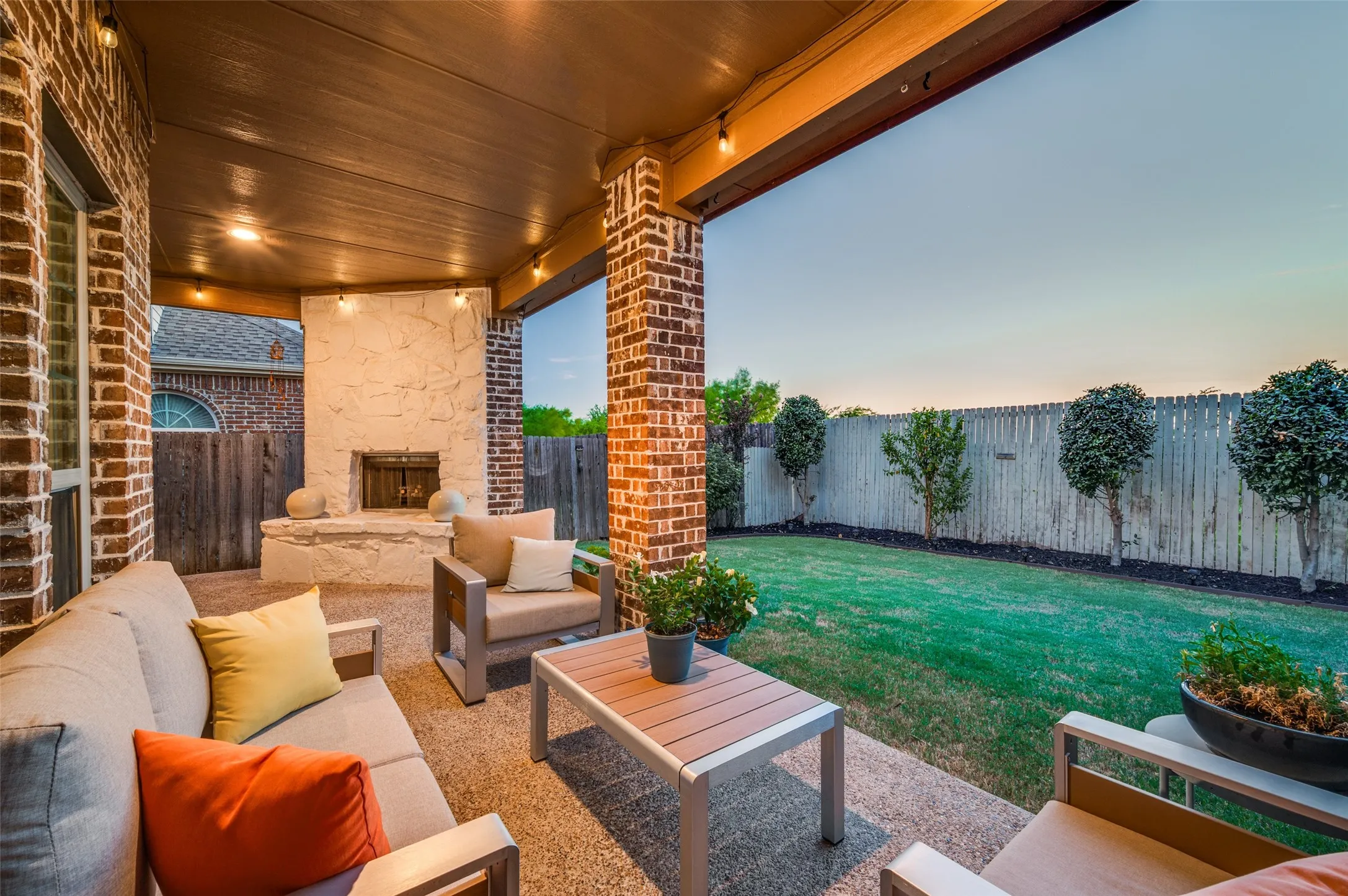 Single Family Residence For Sale in Collin County , 2511 Appaloosa Lane, Celina, Texas 75009, 3 Bedroom, 2 Bathroom, 2 Garage spaces, 2,050 Sqft, built in 2015, mls#21363799, Real Estate Agent in Celina, Homes For Sale in Collin county, Homes For Sale in Celina, Realtor in Celina Texas, Real Estate Brokerage Independent Realty Texas, Luminita Cordes Realtor