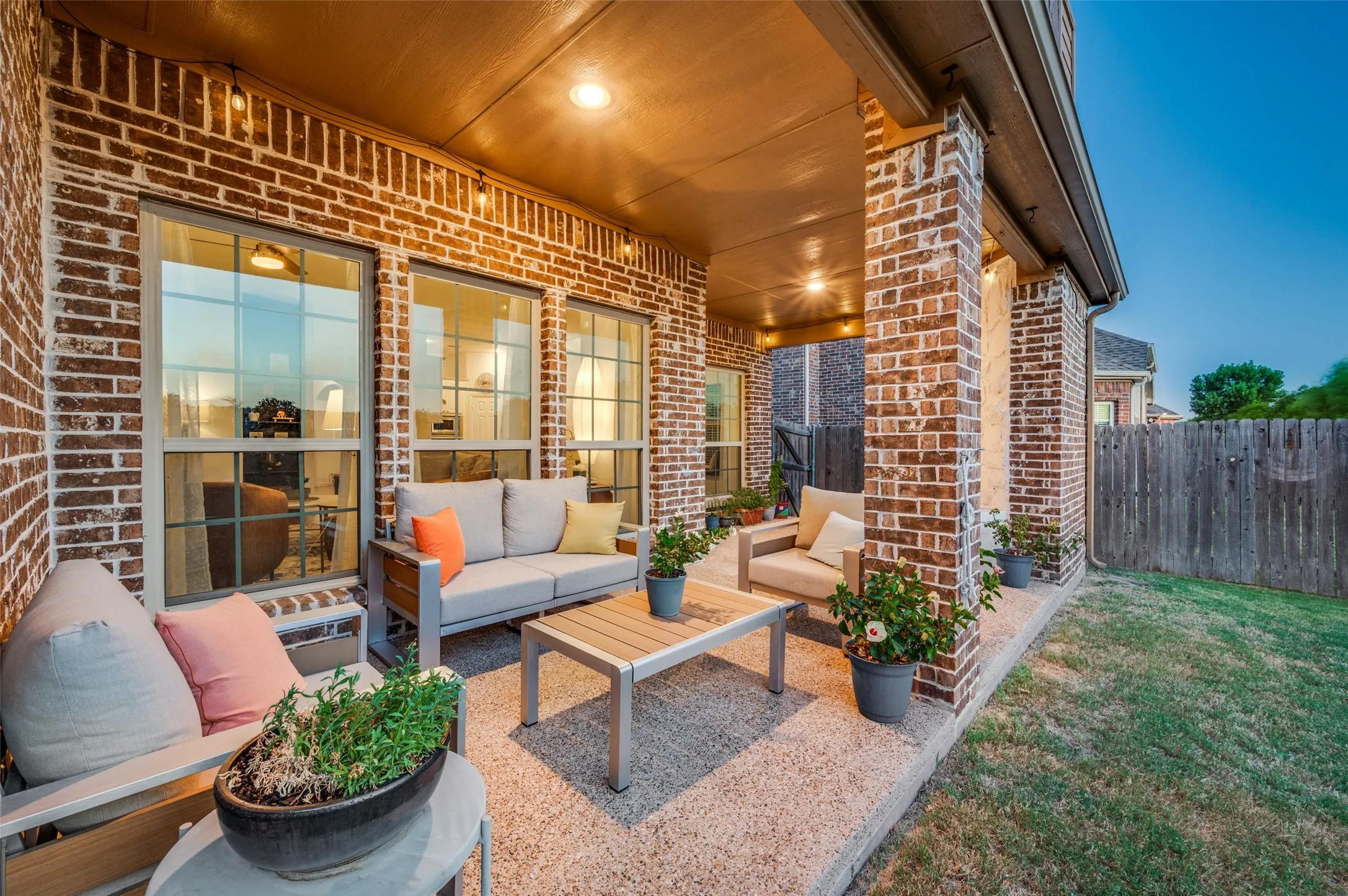 Single Family Residence For Sale in Collin County , 2511 Appaloosa Lane, Celina, Texas 75009, 3 Bedroom, 2 Bathroom, 2 Garage spaces, 2,050 Sqft, built in 2015, mls#21363799, Real Estate Agent in Celina, Homes For Sale in Collin county, Homes For Sale in Celina, Realtor in Celina Texas, Real Estate Brokerage Independent Realty Texas, Luminita Cordes Realtor