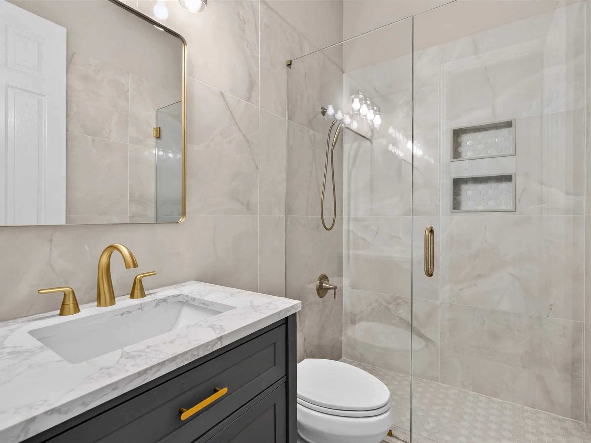 Single Family Residence For Rent in Collin County , 13108 Lyndhurst Drive, Frisco, Texas 75035, 6 Bedroom, 4 Bathroom, 3 Garage spaces, 4,523 Sqft, built in 2008, mls#21362738, Real Estate Agent in Frisco, Homes For Rent in Collin county, Homes For Rent in Frisco, Realtor in Frisco Texas, Real Estate Brokerage Independent Realty Texas, Luminita Cordes Realtor