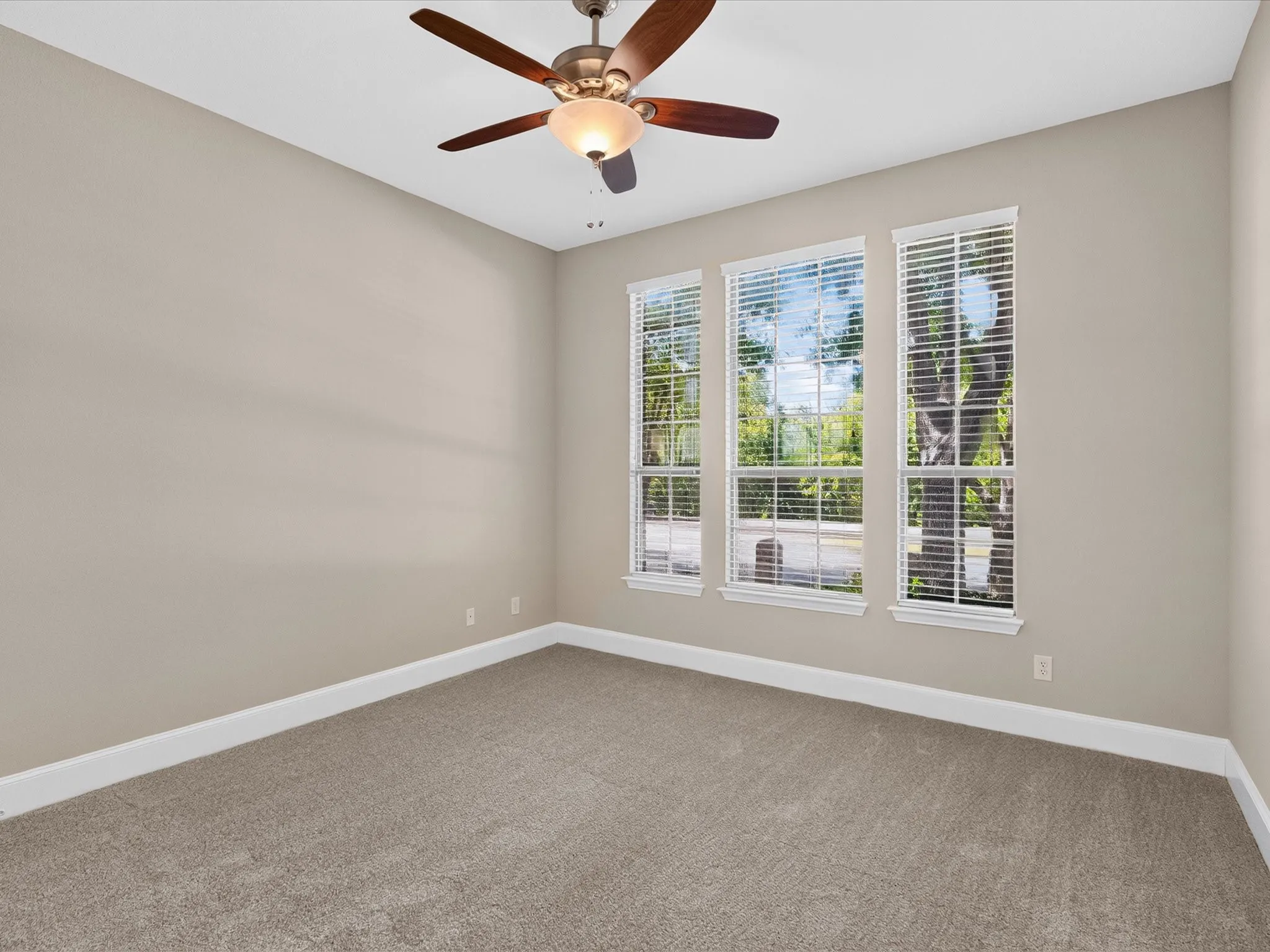 Single Family Residence For Rent in Collin County , 13108 Lyndhurst Drive, Frisco, Texas 75035, 6 Bedroom, 4 Bathroom, 3 Garage spaces, 4,523 Sqft, built in 2008, mls#21362738, Real Estate Agent in Frisco, Homes For Rent in Collin county, Homes For Rent in Frisco, Realtor in Frisco Texas, Real Estate Brokerage Independent Realty Texas, Luminita Cordes Realtor