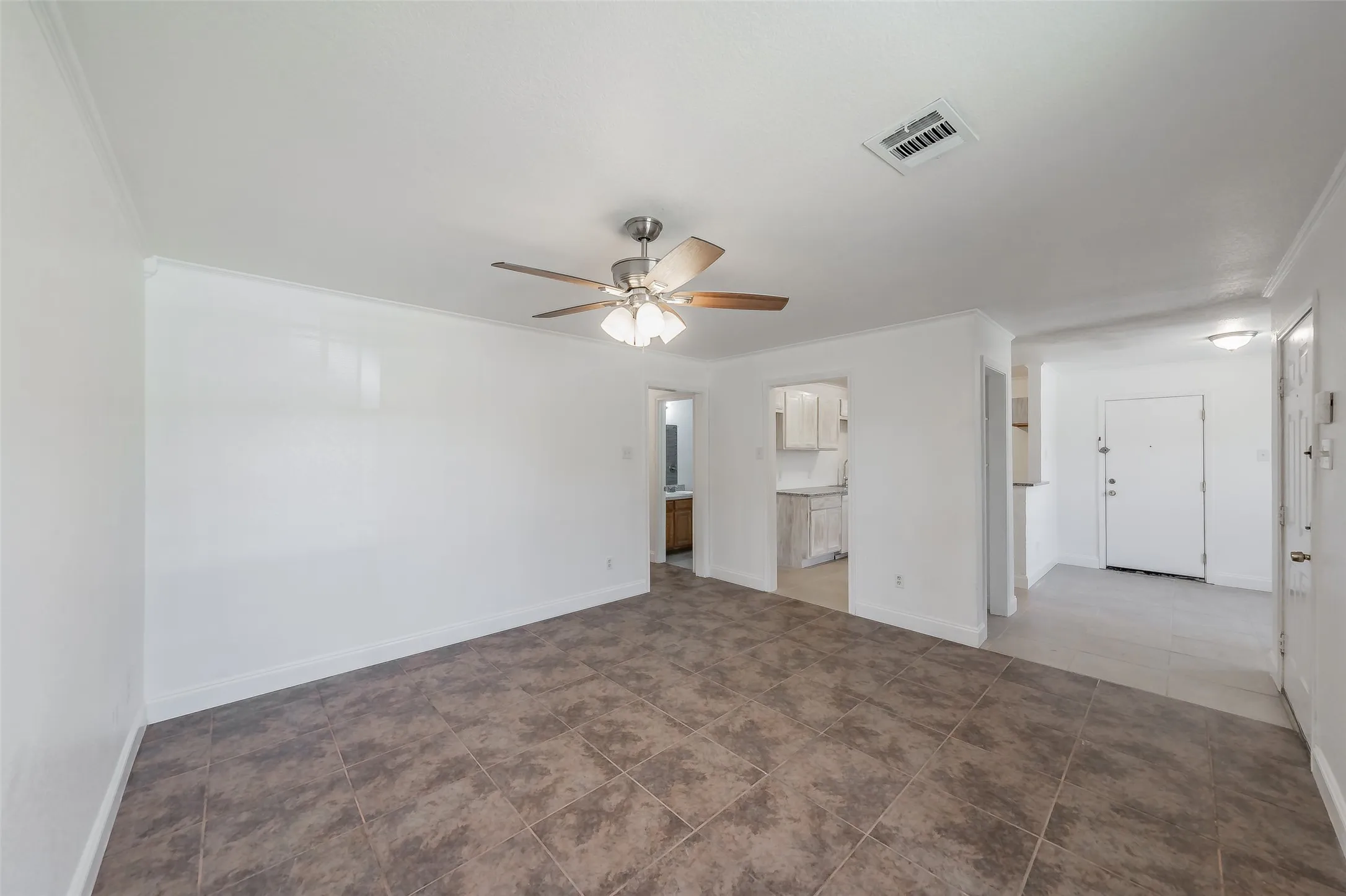 Single Family Residence For Sale in Dallas County , 1534 Marfa Avenue, Dallas, Texas 75216, 3 Bedroom, 2 Bathroom, 1 Garage spaces, 1,265 Sqft, built in 2003, mls#21364713, Real Estate Agent in Dallas, Homes For Sale in Dallas county, Homes For Sale in Dallas, Realtor in Dallas Texas, Real Estate Brokerage Independent Realty Texas, Luminita Cordes Realtor