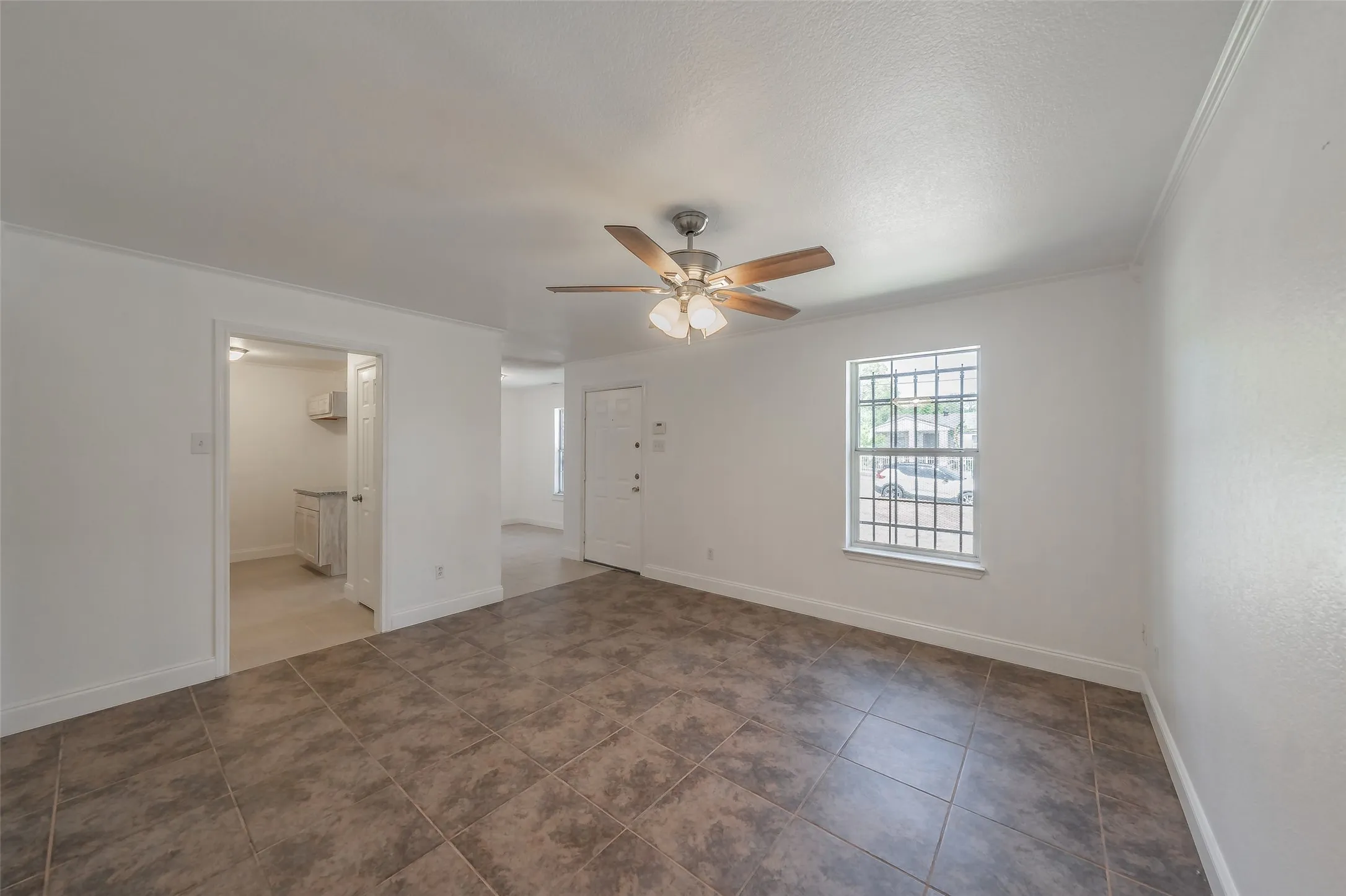 Single Family Residence For Sale in Dallas County , 1534 Marfa Avenue, Dallas, Texas 75216, 3 Bedroom, 2 Bathroom, 1 Garage spaces, 1,265 Sqft, built in 2003, mls#21364713, Real Estate Agent in Dallas, Homes For Sale in Dallas county, Homes For Sale in Dallas, Realtor in Dallas Texas, Real Estate Brokerage Independent Realty Texas, Luminita Cordes Realtor