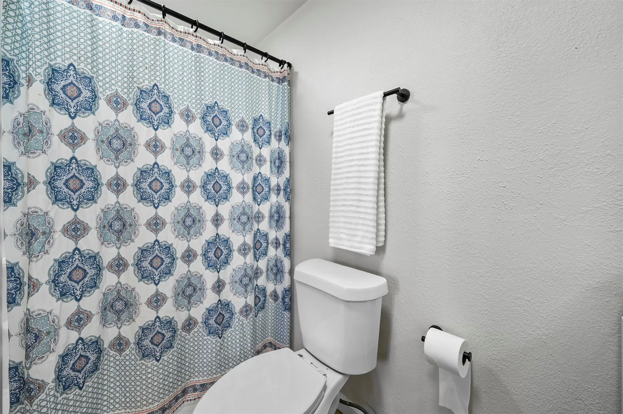 Single Family Residence For Sale in Johnson County , 88 Live Oak Street, Alvarado, Texas 76009, 1 Bedroom, 2 Bathroom, Garage spaces, 924 Sqft, built in 1985, Price $138,000, mls#21350304, Real Estate Agent in Alvarado, Homes For Sale in Johnson county, Homes For Sale in Alvarado, Realtor in Alvarado Texas, Real Estate Brokerage Independent Realty Texas, Luminita Cordes Realtor