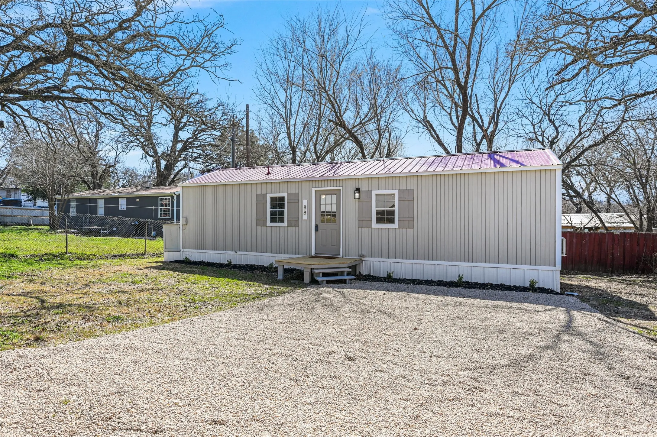 Single Family Residence For Sale in Johnson County , 88 Live Oak Street, Alvarado, Texas 76009, 1 Bedroom, 2 Bathroom, Garage spaces, 924 Sqft, built in 1985, Price $138,000, mls#21350304, Real Estate Agent in Alvarado, Homes For Sale in Johnson county, Homes For Sale in Alvarado, Realtor in Alvarado Texas, Real Estate Brokerage Independent Realty Texas, Luminita Cordes Realtor