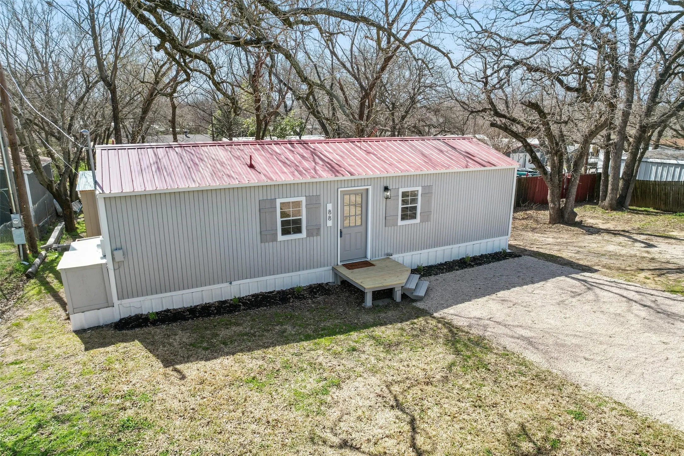 Single Family Residence For Sale in Johnson County , 88 Live Oak Street, Alvarado, Texas 76009, 1 Bedroom, 2 Bathroom, Garage spaces, 924 Sqft, built in 1985, Price $138,000, mls#21350304, Real Estate Agent in Alvarado, Homes For Sale in Johnson county, Homes For Sale in Alvarado, Realtor in Alvarado Texas, Real Estate Brokerage Independent Realty Texas, Luminita Cordes Realtor