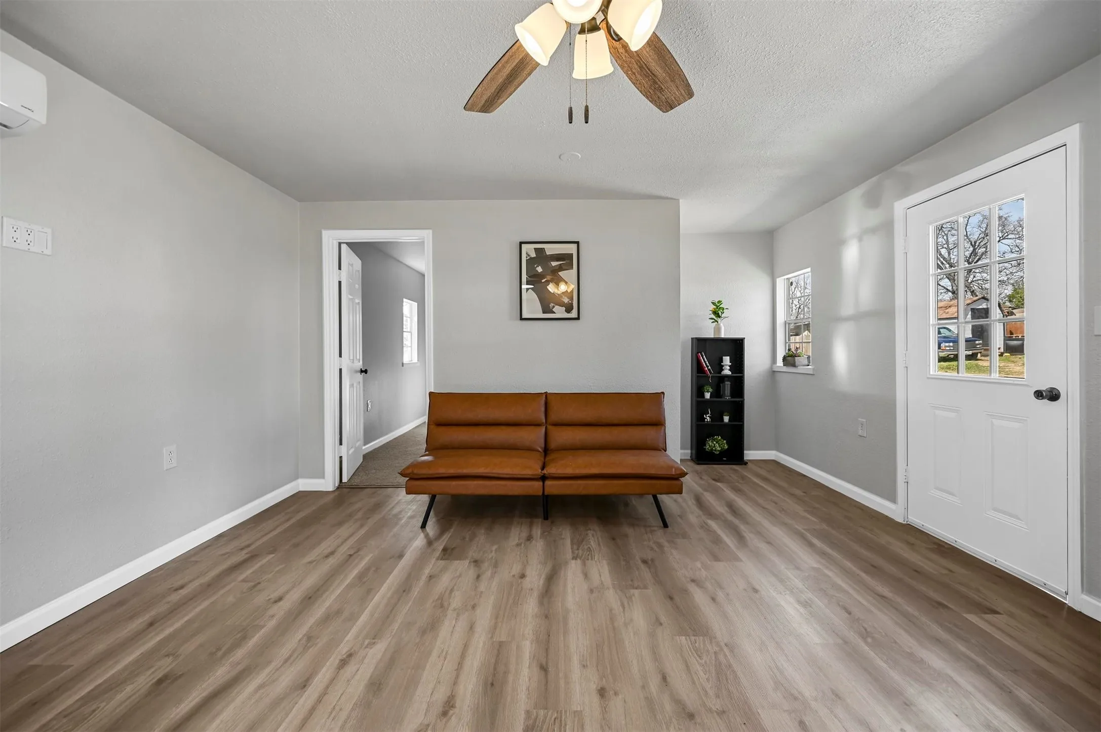 Single Family Residence For Sale in Johnson County , 88 Live Oak Street, Alvarado, Texas 76009, 1 Bedroom, 2 Bathroom, Garage spaces, 924 Sqft, built in 1985, Price $138,000, mls#21350304, Real Estate Agent in Alvarado, Homes For Sale in Johnson county, Homes For Sale in Alvarado, Realtor in Alvarado Texas, Real Estate Brokerage Independent Realty Texas, Luminita Cordes Realtor