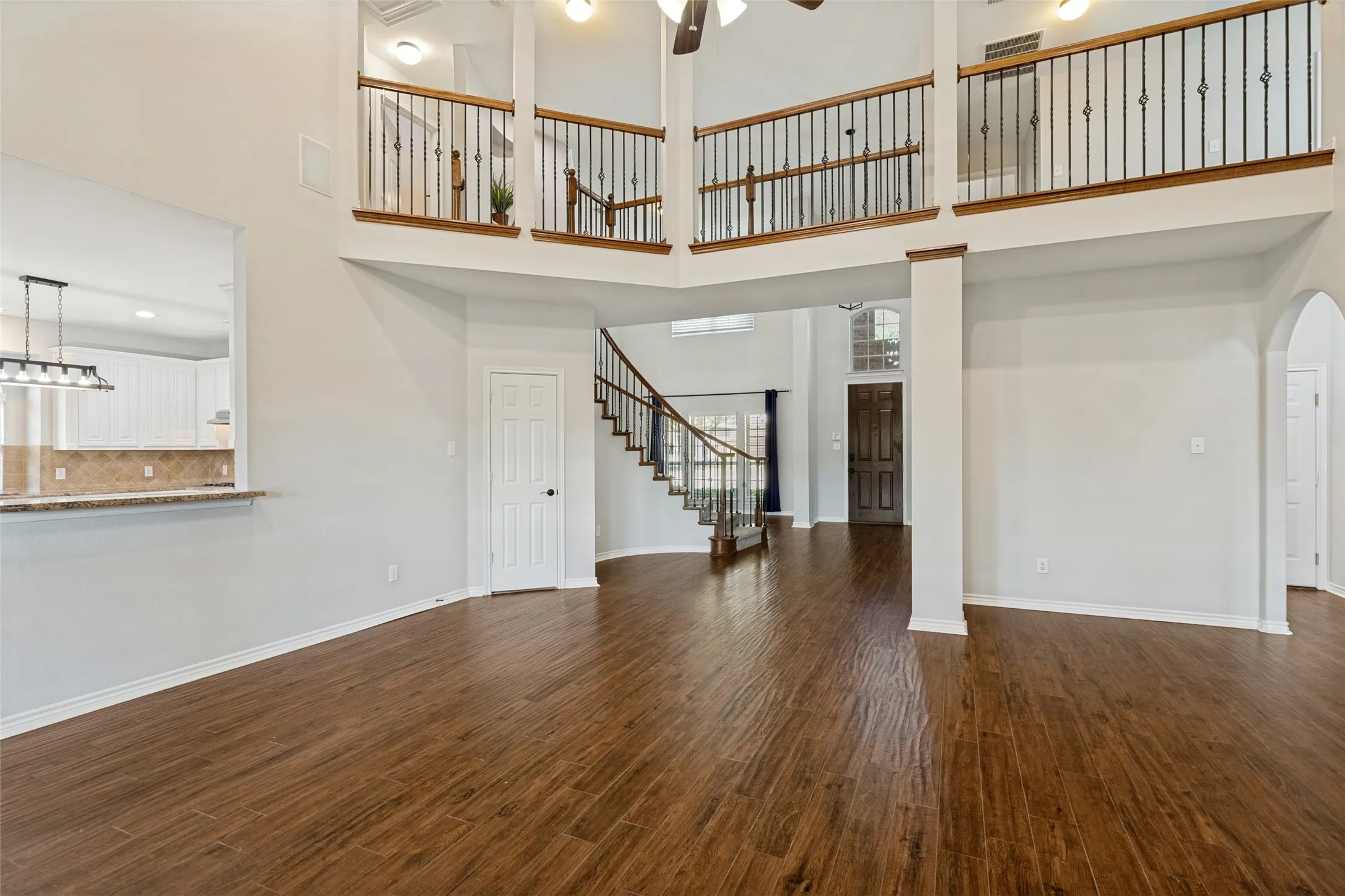Single Family Residence For Sale in Collin County , 881 Twin Buttes Drive, Prosper, Texas 75078, 5 Bedroom, 4 Bathroom, 3 Garage spaces, 4,165 Sqft, built in 2012, mls#21364736, Real Estate Agent in Prosper, Homes For Sale in Collin county, Homes For Sale in Prosper, Realtor in Prosper Texas, Real Estate Brokerage Independent Realty Texas, Luminita Cordes Realtor