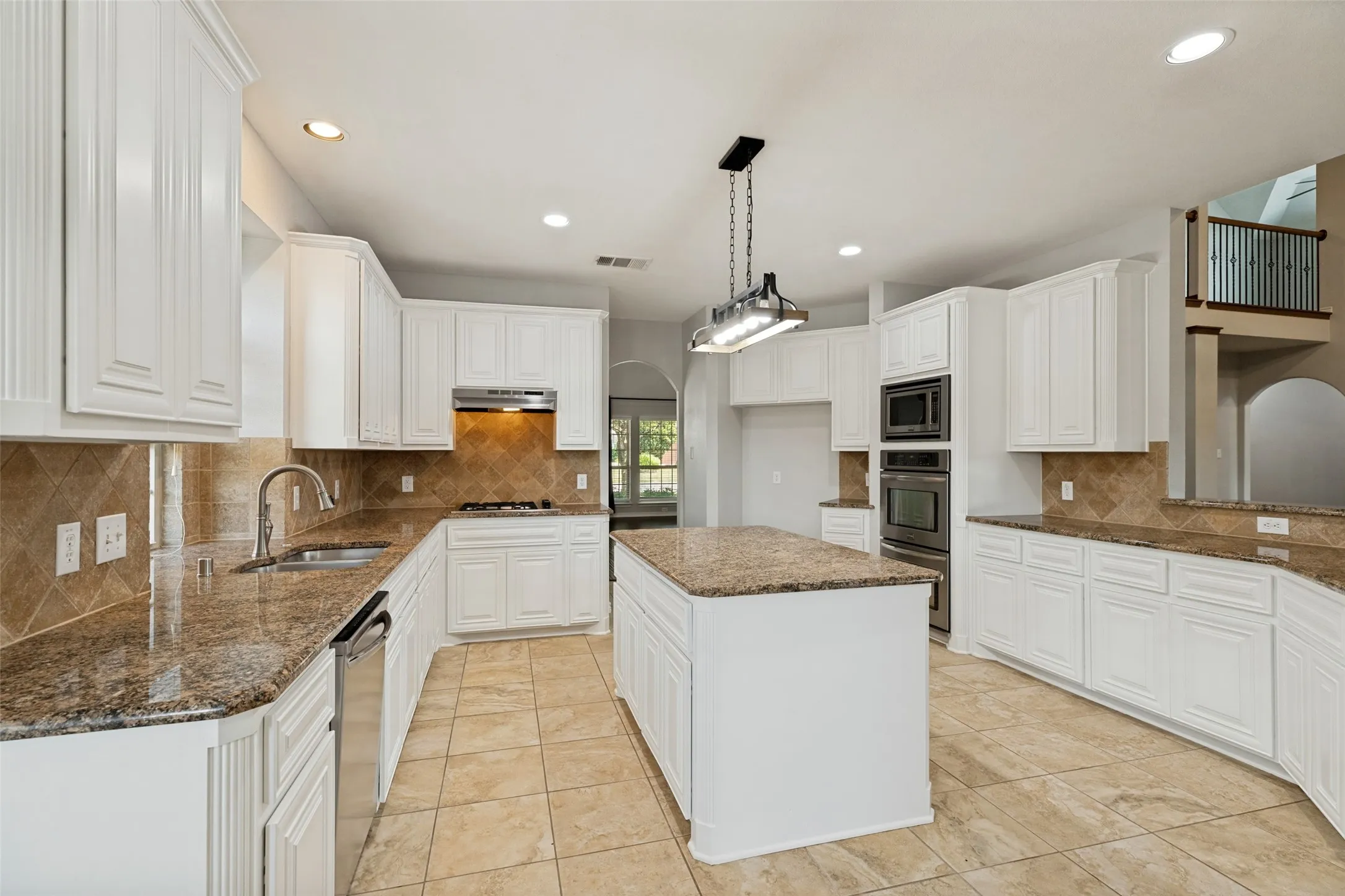 Single Family Residence For Sale in Collin County , 881 Twin Buttes Drive, Prosper, Texas 75078, 5 Bedroom, 4 Bathroom, 3 Garage spaces, 4,165 Sqft, built in 2012, mls#21364736, Real Estate Agent in Prosper, Homes For Sale in Collin county, Homes For Sale in Prosper, Realtor in Prosper Texas, Real Estate Brokerage Independent Realty Texas, Luminita Cordes Realtor