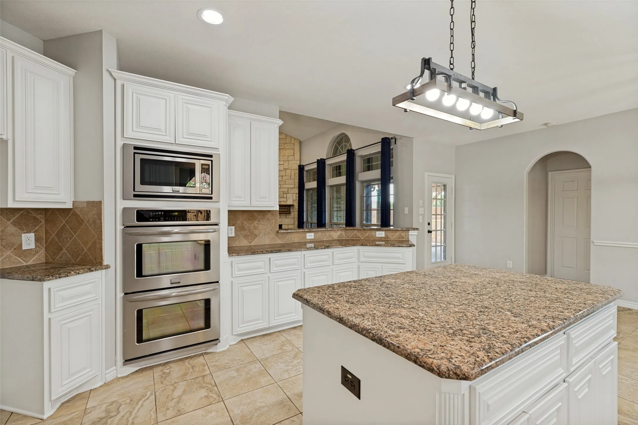 Single Family Residence For Sale in Collin County , 881 Twin Buttes Drive, Prosper, Texas 75078, 5 Bedroom, 4 Bathroom, 3 Garage spaces, 4,165 Sqft, built in 2012, mls#21364736, Real Estate Agent in Prosper, Homes For Sale in Collin county, Homes For Sale in Prosper, Realtor in Prosper Texas, Real Estate Brokerage Independent Realty Texas, Luminita Cordes Realtor