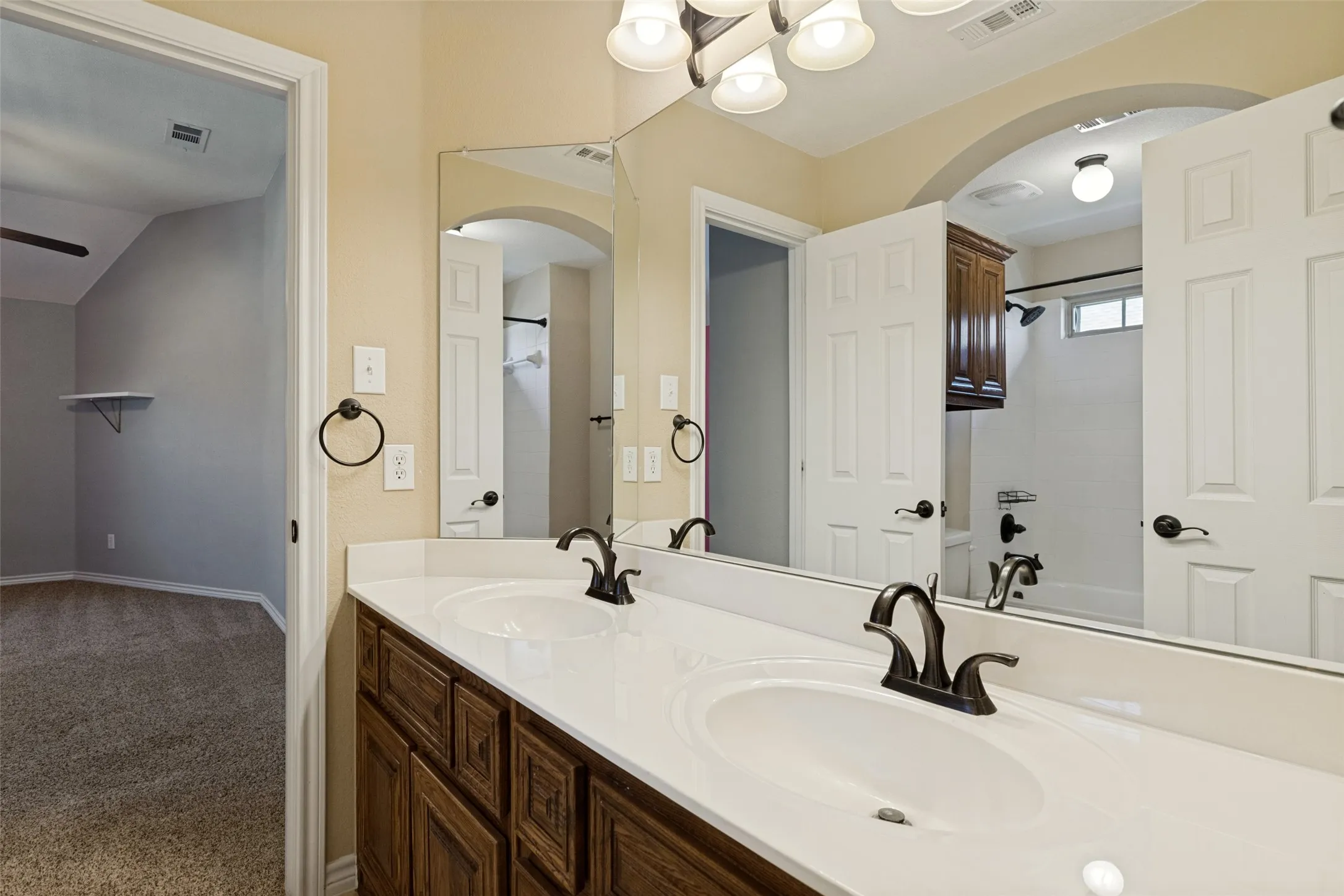 Single Family Residence For Sale in Collin County , 881 Twin Buttes Drive, Prosper, Texas 75078, 5 Bedroom, 4 Bathroom, 3 Garage spaces, 4,165 Sqft, built in 2012, mls#21364736, Real Estate Agent in Prosper, Homes For Sale in Collin county, Homes For Sale in Prosper, Realtor in Prosper Texas, Real Estate Brokerage Independent Realty Texas, Luminita Cordes Realtor