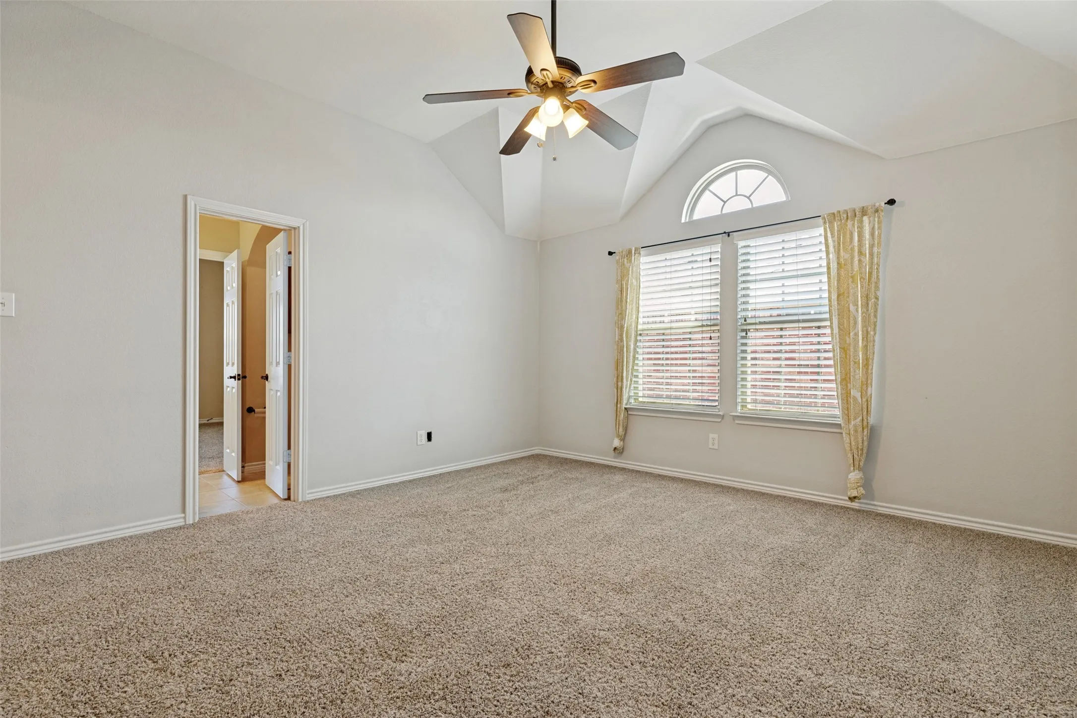 Single Family Residence For Sale in Collin County , 881 Twin Buttes Drive, Prosper, Texas 75078, 5 Bedroom, 4 Bathroom, 3 Garage spaces, 4,165 Sqft, built in 2012, mls#21364736, Real Estate Agent in Prosper, Homes For Sale in Collin county, Homes For Sale in Prosper, Realtor in Prosper Texas, Real Estate Brokerage Independent Realty Texas, Luminita Cordes Realtor