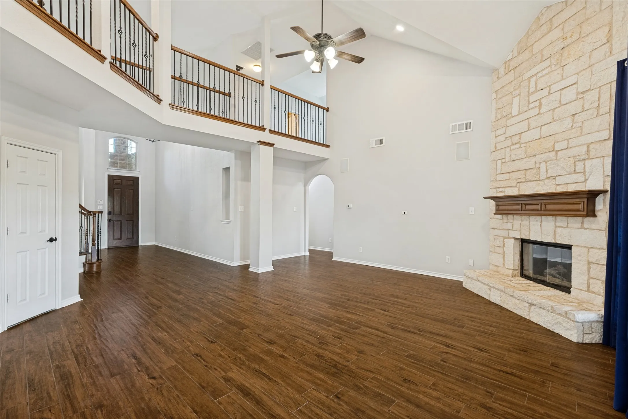 Single Family Residence For Sale in Collin County , 881 Twin Buttes Drive, Prosper, Texas 75078, 5 Bedroom, 4 Bathroom, 3 Garage spaces, 4,165 Sqft, built in 2012, mls#21364736, Real Estate Agent in Prosper, Homes For Sale in Collin county, Homes For Sale in Prosper, Realtor in Prosper Texas, Real Estate Brokerage Independent Realty Texas, Luminita Cordes Realtor