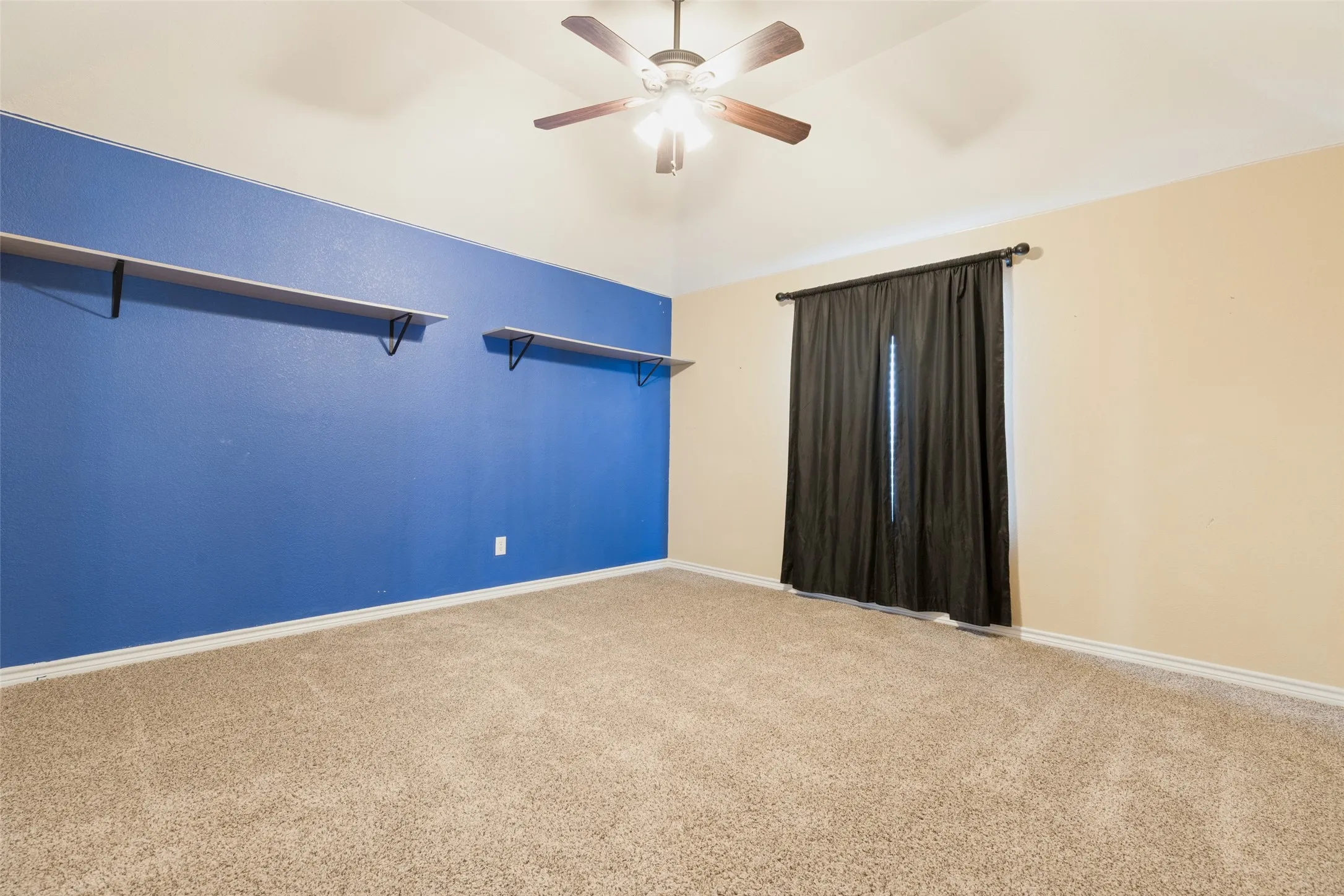 Single Family Residence For Sale in Collin County , 881 Twin Buttes Drive, Prosper, Texas 75078, 5 Bedroom, 4 Bathroom, 3 Garage spaces, 4,165 Sqft, built in 2012, mls#21364736, Real Estate Agent in Prosper, Homes For Sale in Collin county, Homes For Sale in Prosper, Realtor in Prosper Texas, Real Estate Brokerage Independent Realty Texas, Luminita Cordes Realtor