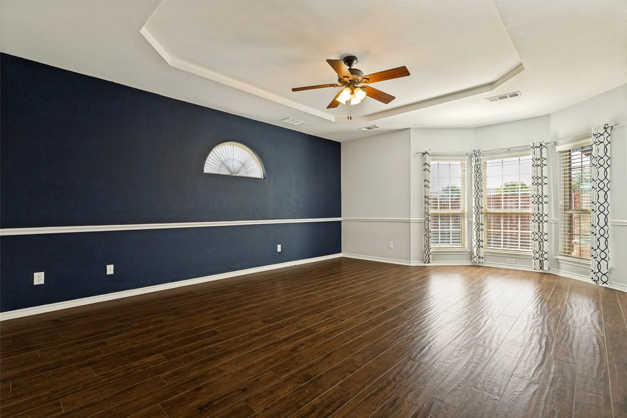 Single Family Residence For Sale in Collin County , 881 Twin Buttes Drive, Prosper, Texas 75078, 5 Bedroom, 4 Bathroom, 3 Garage spaces, 4,165 Sqft, built in 2012, mls#21364736, Real Estate Agent in Prosper, Homes For Sale in Collin county, Homes For Sale in Prosper, Realtor in Prosper Texas, Real Estate Brokerage Independent Realty Texas, Luminita Cordes Realtor